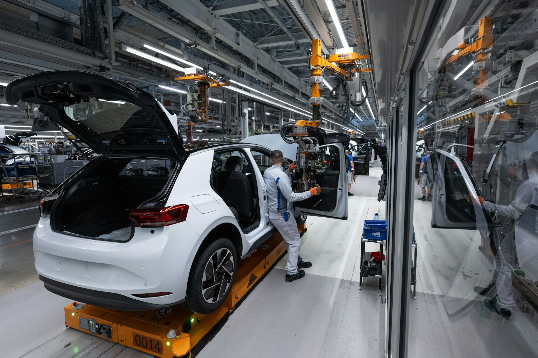 Die Nachfrage nach Elektroautos sinkt: Geht das so weiter, werden zum Jahresende kaum mehr als 300.000 neue Elektroautos verkauft sein.