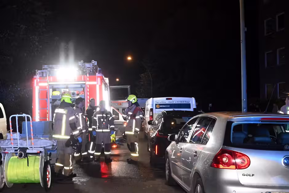 Wohnung brennt in Spandau – ein Toter