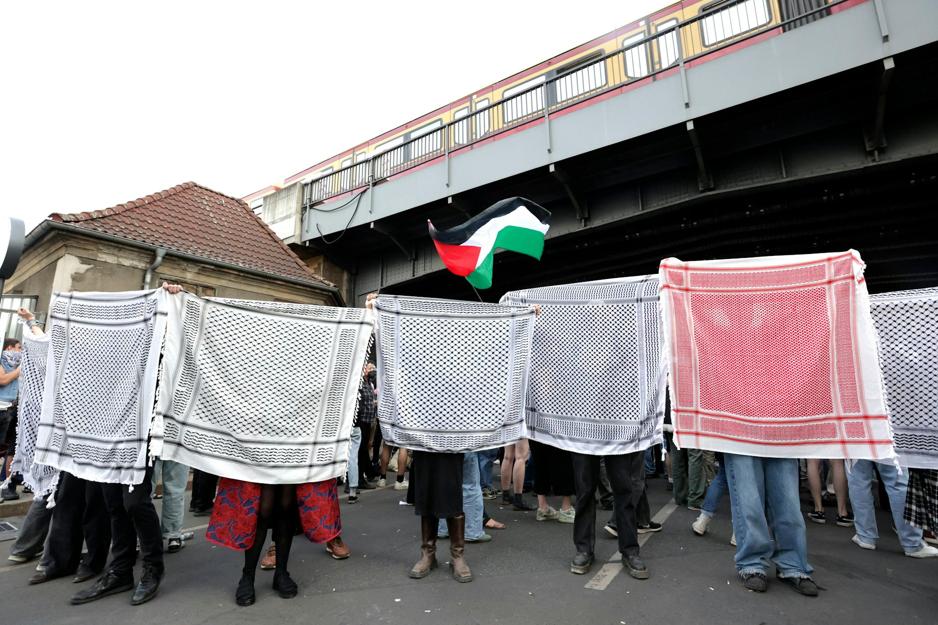 Propalästinensische Proteste an der Humboldt-Universität in Berlin. Jetzt kam es an einem Berliner Gymnasium zum Eklat.