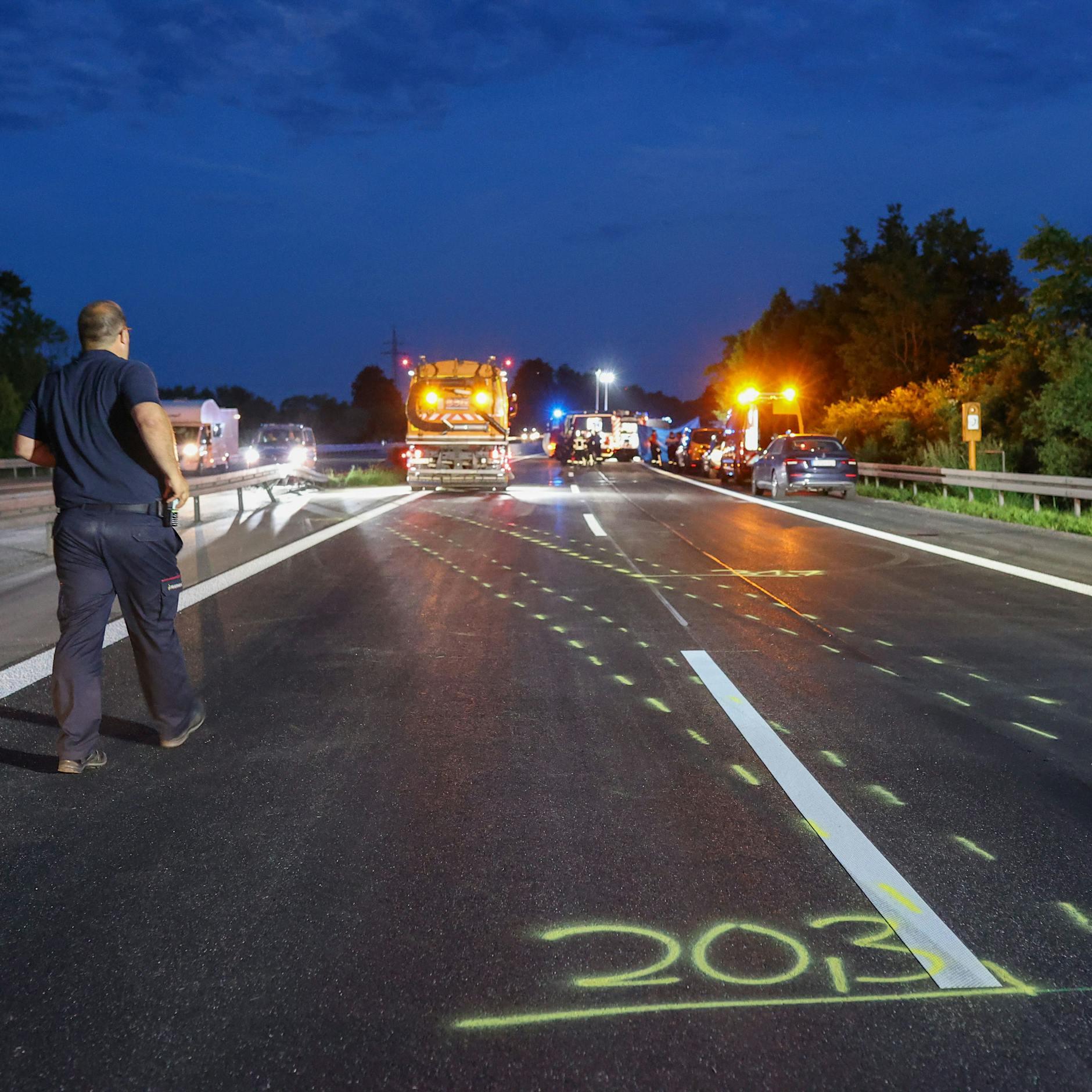 UPDATE! Mord vertuscht? Polizei findet nach Unfall Leiche auf Rücksitz