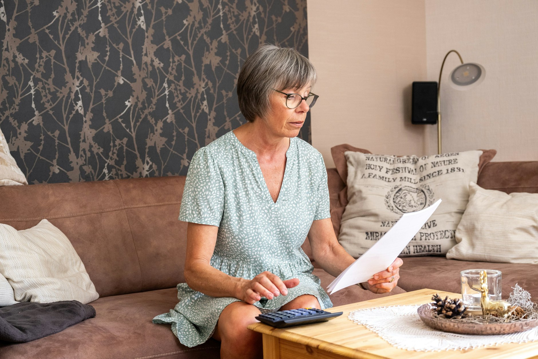 Zu viel bezahlt? Vermieter müssen die Einsparungen durch die Energiepreisbremsen ordnungsgemäß in der Nebenkostenabrechnung an die Mieter weiterreichen.