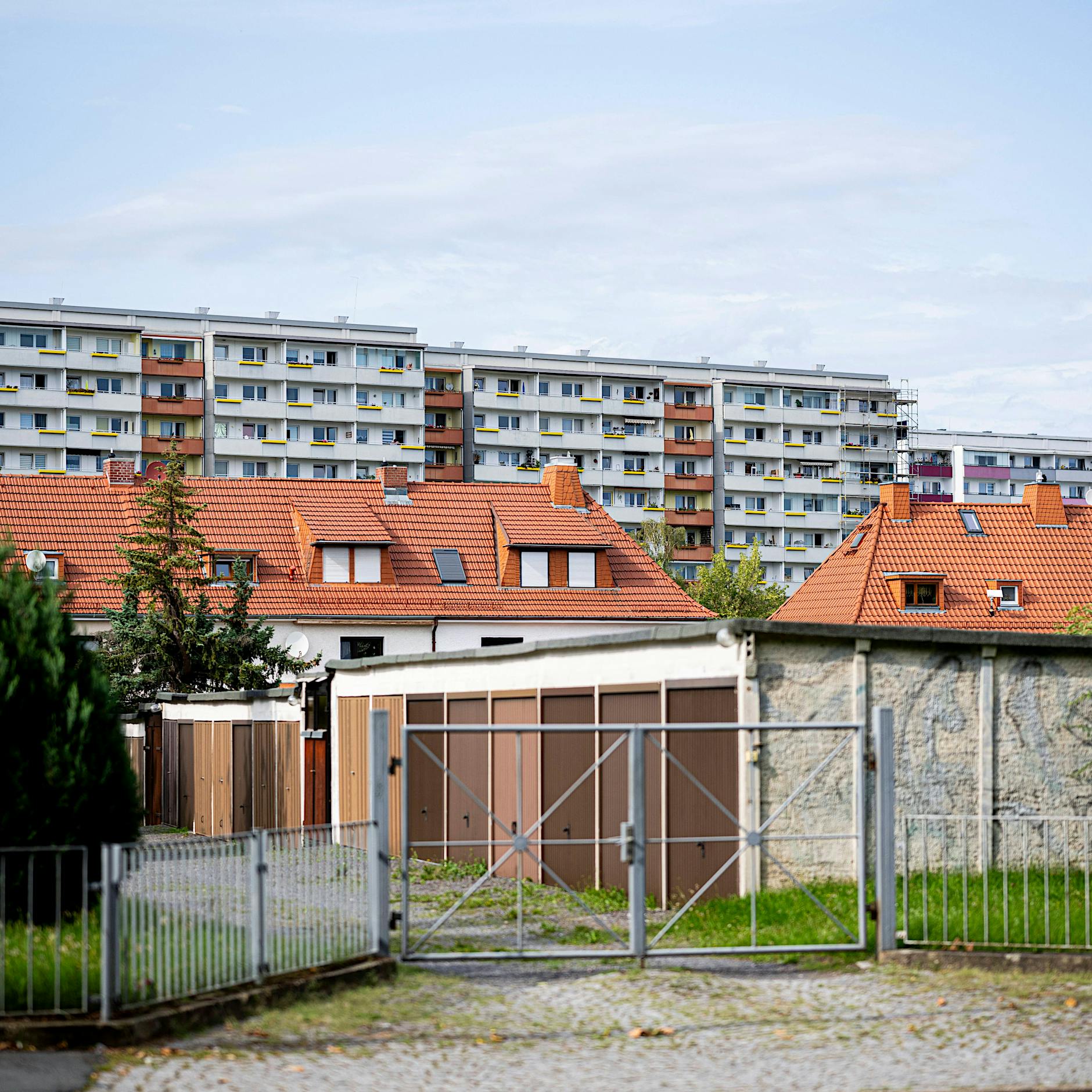 Gera: Mehr als 20 migrantische Jugendliche quälen 14-Jährigen – virales Video