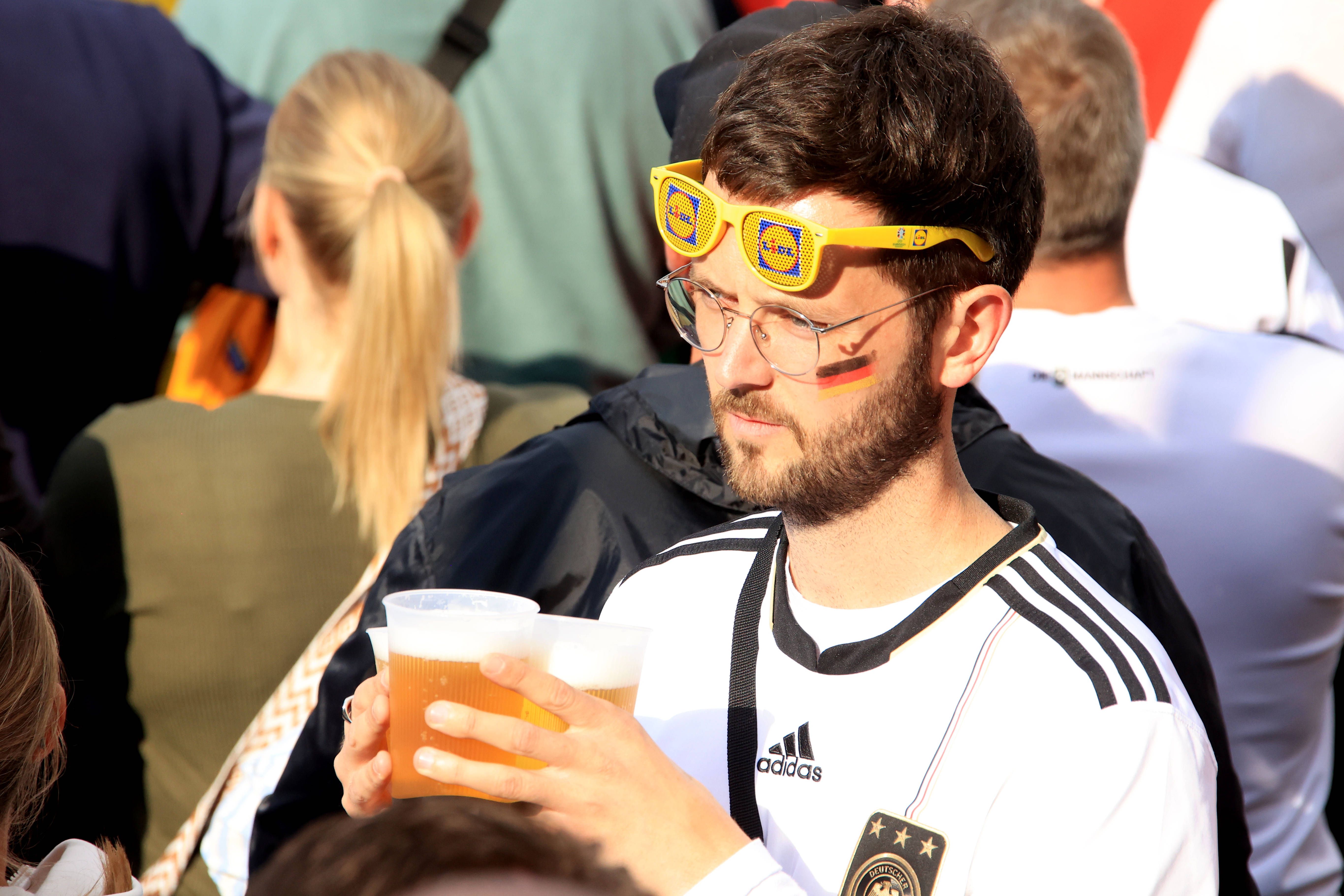 Mega-Bierpreise auf der Fanmeile: Hier bekommen Sie es noch günstig