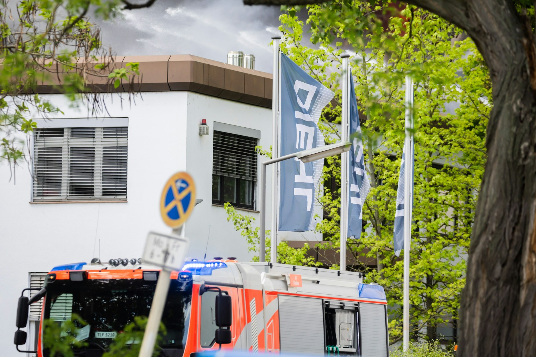 Der Brand bei der Firma Diehl in Berlin-Lichterfelde Anfang Mai.