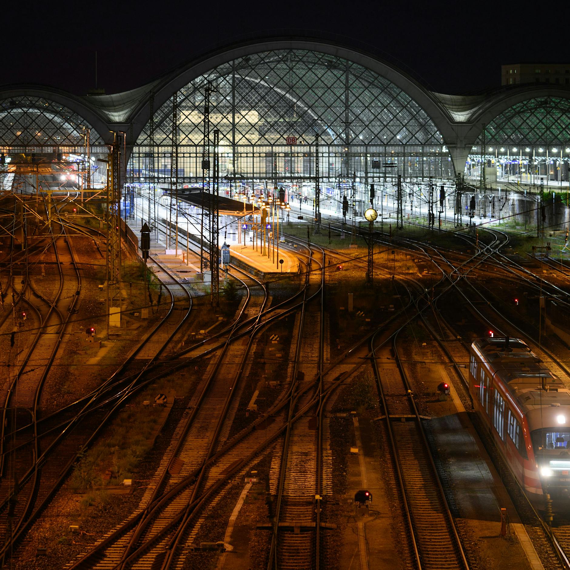 Nach Unwetter: Strecke zwischen Berlin und Dresden weiter gesperrt