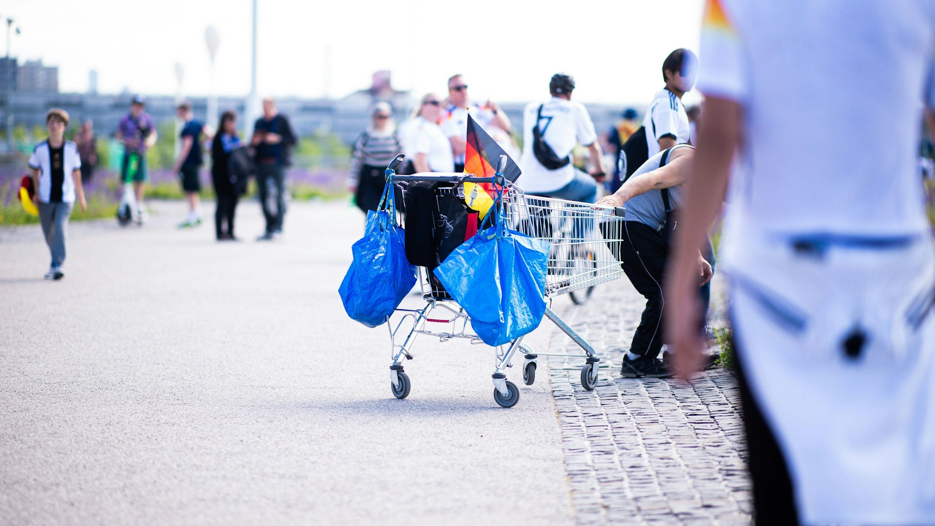 Das EM-Fieber hat auch Obdachlose erfasst. Bei der Obdachlosen-EM sind sie sogar auf dem Feld.