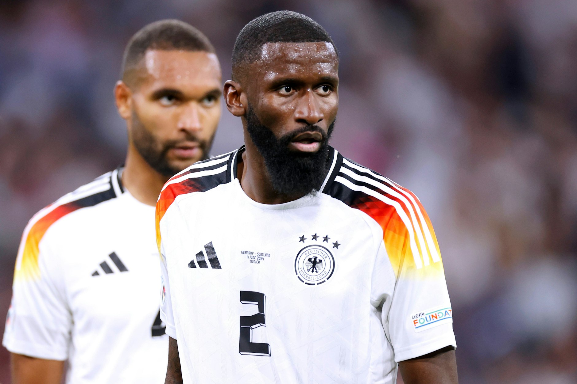 Antonio Rüdiger (vorne) und Jonathan Tah ergänzen sich in der Abwehr der DFB-Elf auf prächtige Art und Weise.