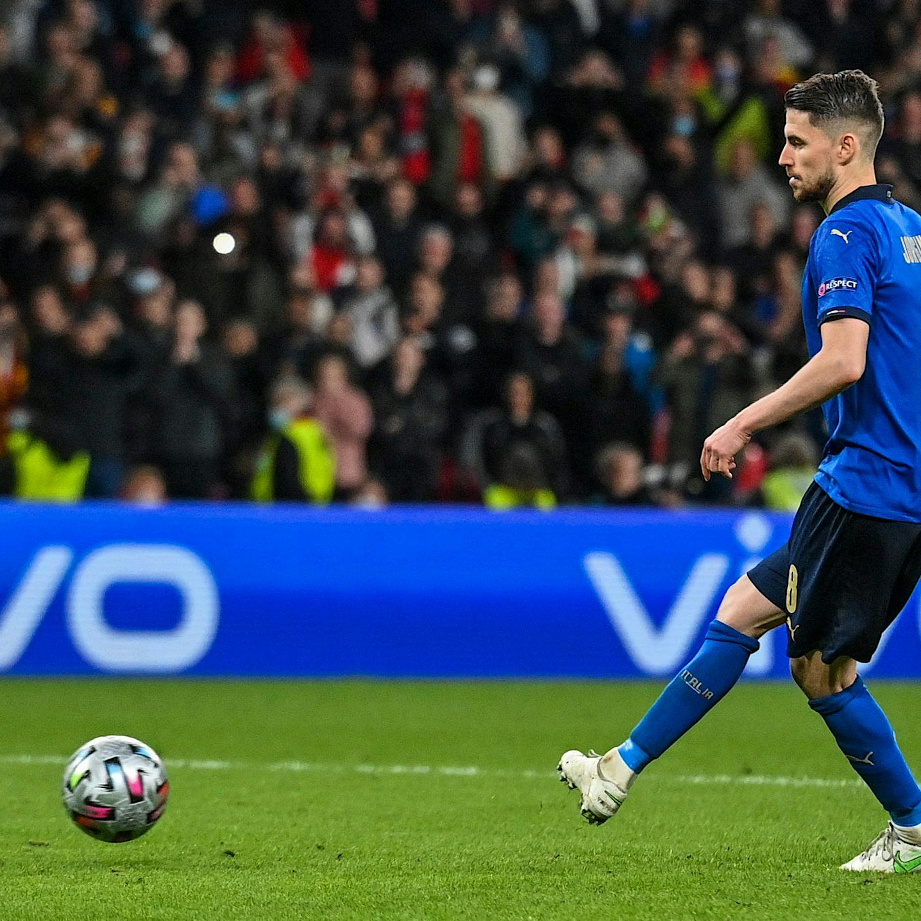 Fußball-EM oder: Der Versuch, aus Liebe Geld zu machen