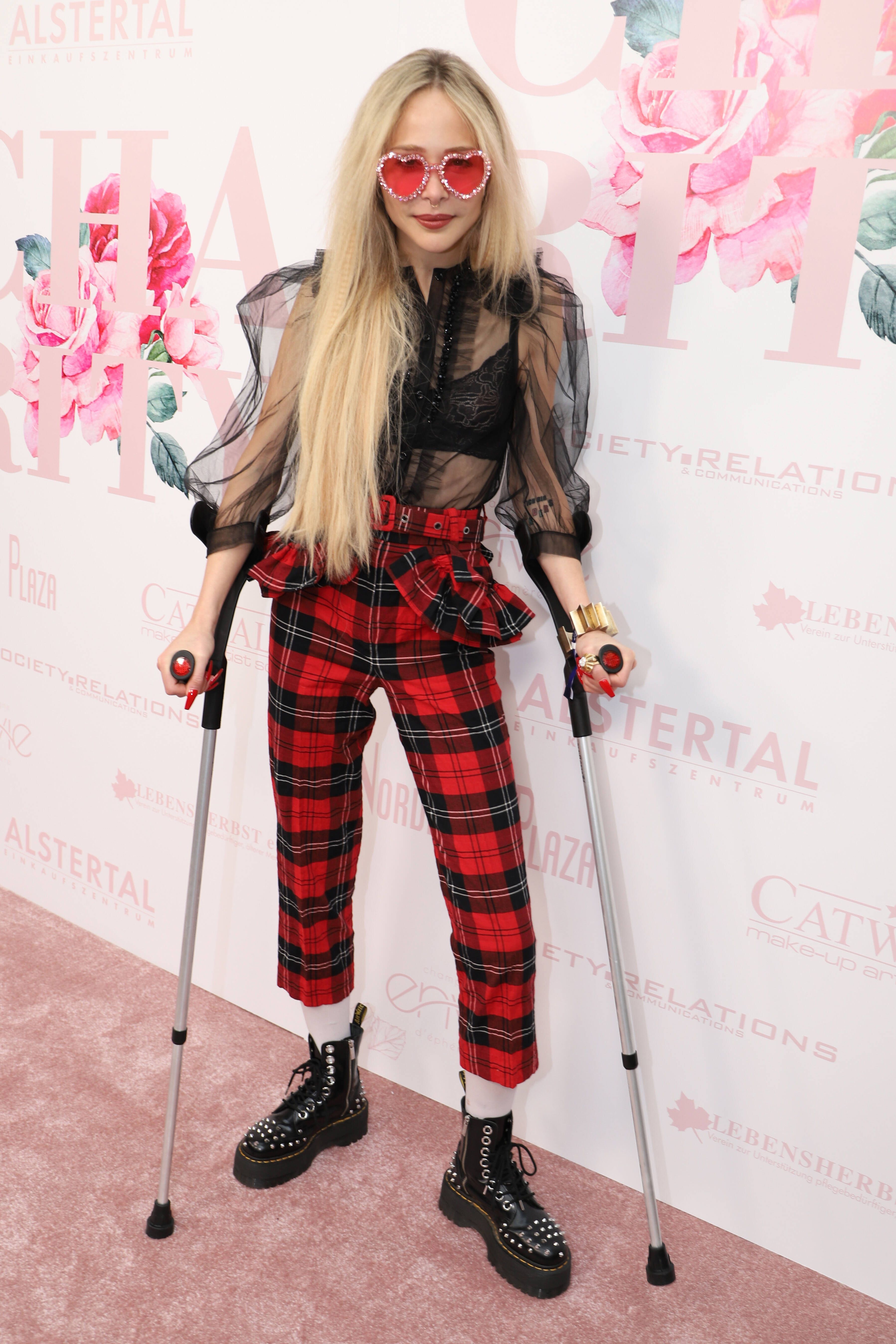 Theresia Fischer schockt mit Foto aus dem Rollstuhl: Nächste Bein-OP!