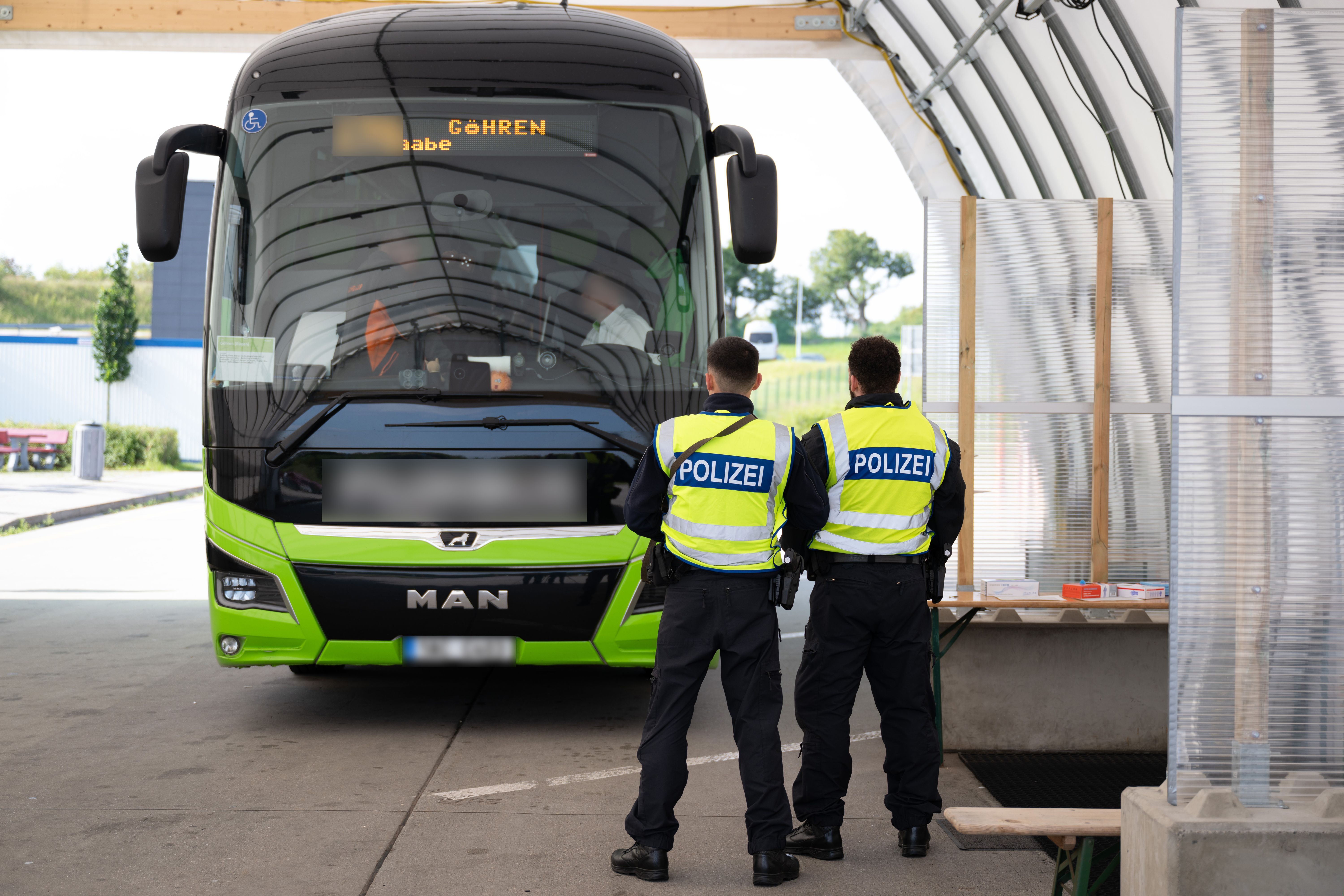 Schon 2300 unerlaubte Einreisen durch EM-Grenzkontrollen verhindert
