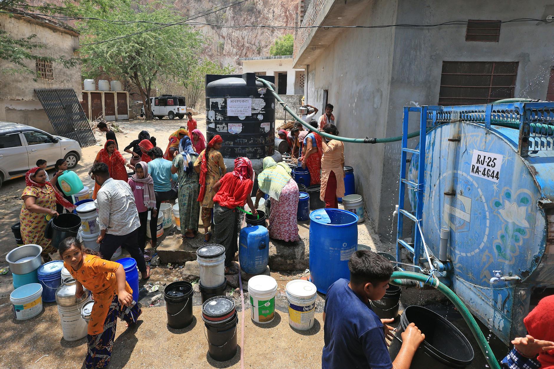Wasserknappheit in Jaipur, Indien während extremer Hitze im Mai. Das vermehrte Auftreten von Hitzewellen ist ein Phänomen des Klimawandels.