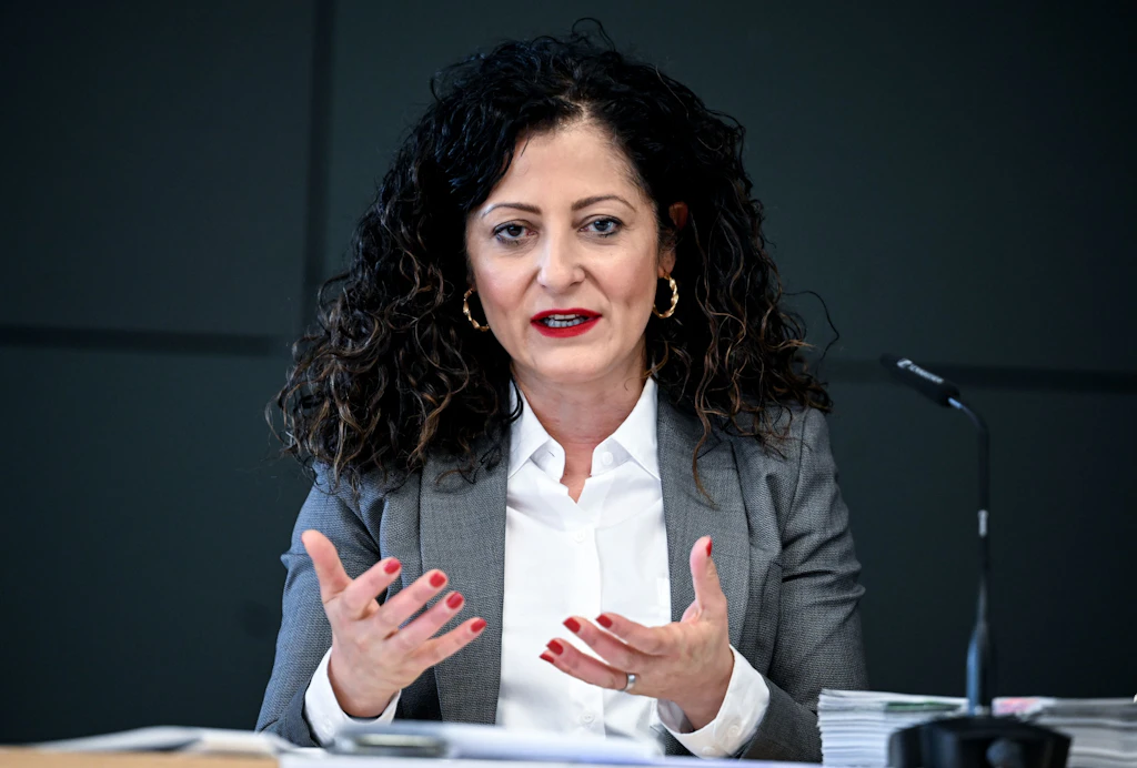 Senato kalifiye eleman açığını kapatmak istiyor, iş dünyası nihayet harekete geçilmesini talep ediyor