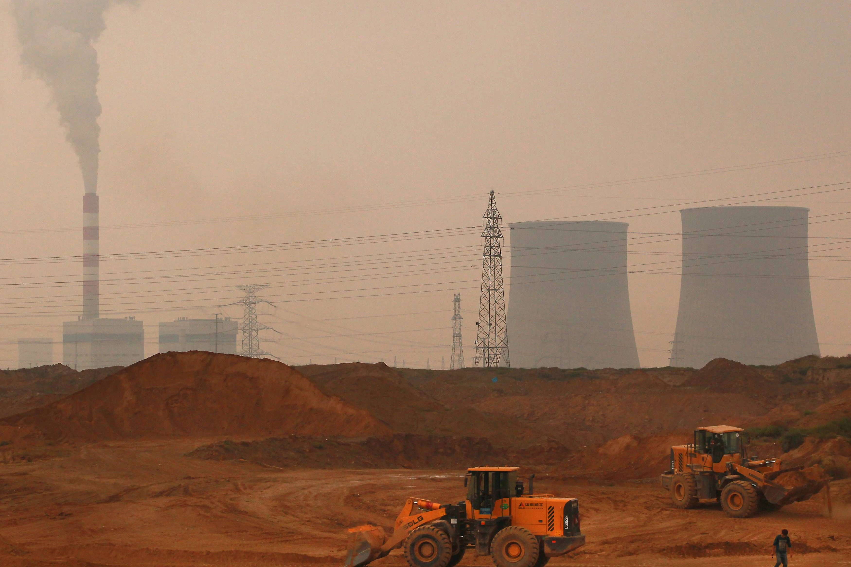 Kohlekraftwerk in der Nähe der Stadt Yinchuan, China.