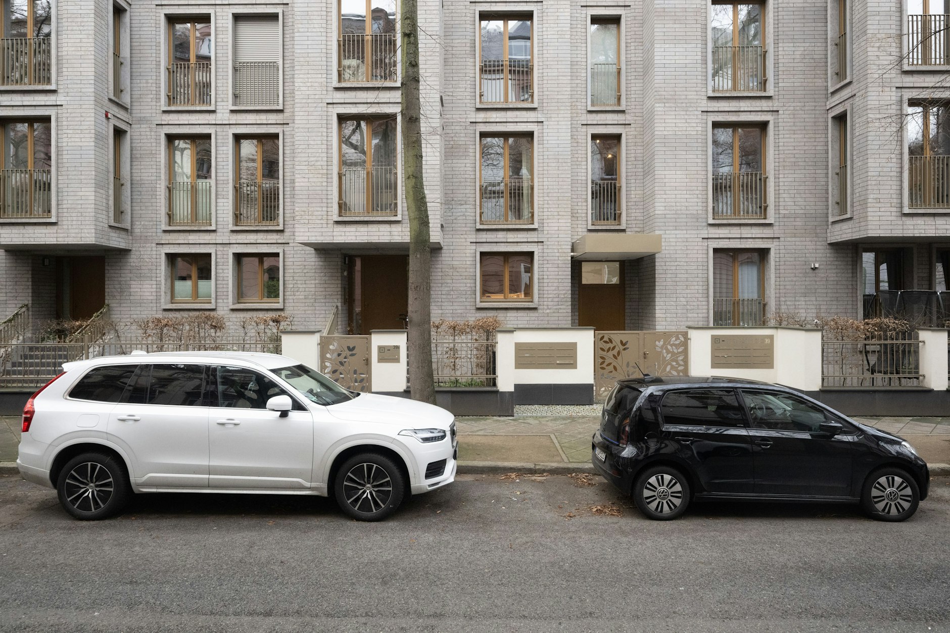 Die Deutsche Umwelthilfe will erreichen, dass Besitzer von SUV mindestens 360 Euro pro Jahr fürs Parken zahlen.