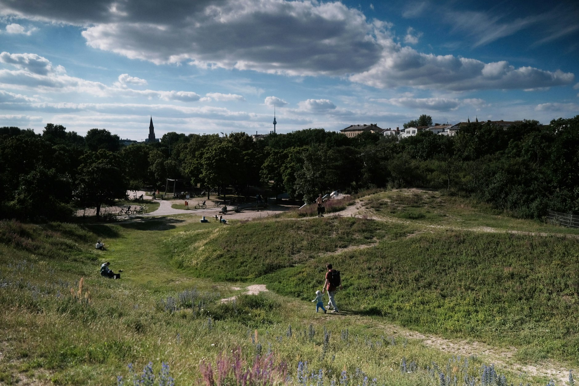 Die Senatspläne für den Zaun um den Görlitzer Park sollen ihn zu einem sicheren Ort machen – doch Anwohner warnen vor anderen Folgen.