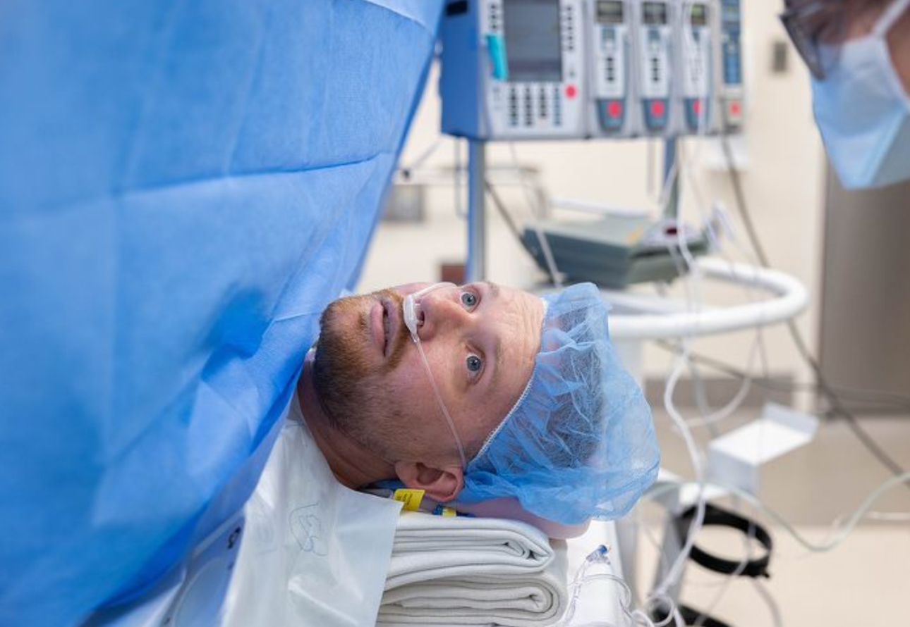 Image - Patient ist während seiner Nieren-Transplantation wach