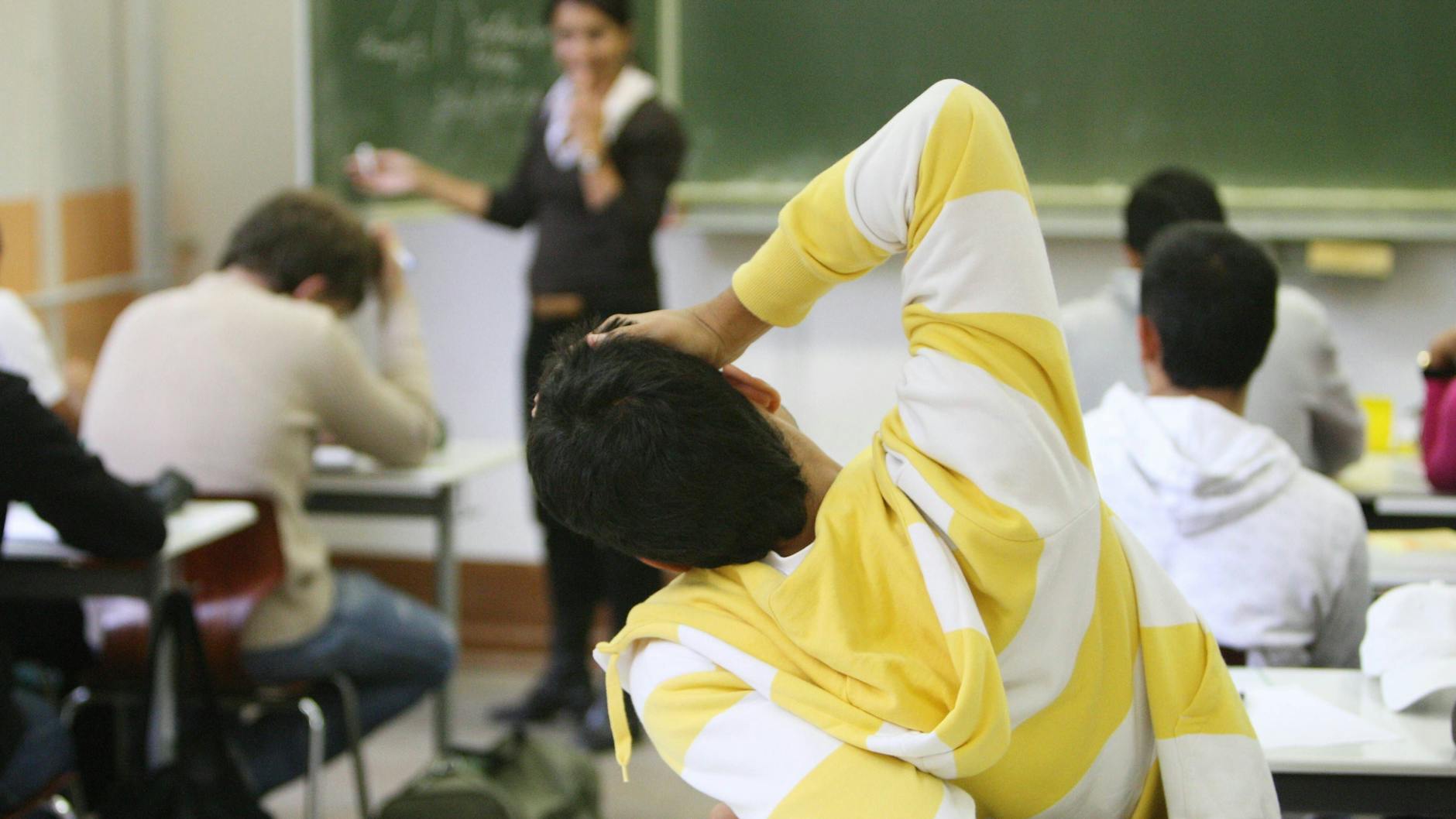 Schulunterricht in Berlin: Drei Meter soll die Raumhöhe in Klassenzimmern betragen.