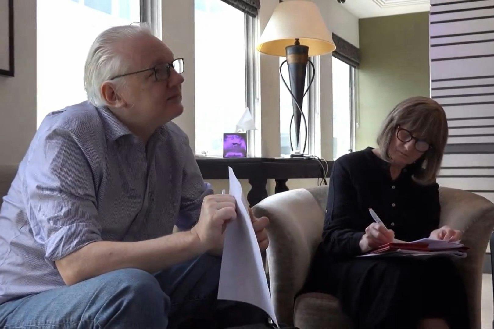 Wikileaks-Gründer Julian Assange nach seiner Entlassung gegen Kaution aus dem Gefängnis am 25. Juni 2024.