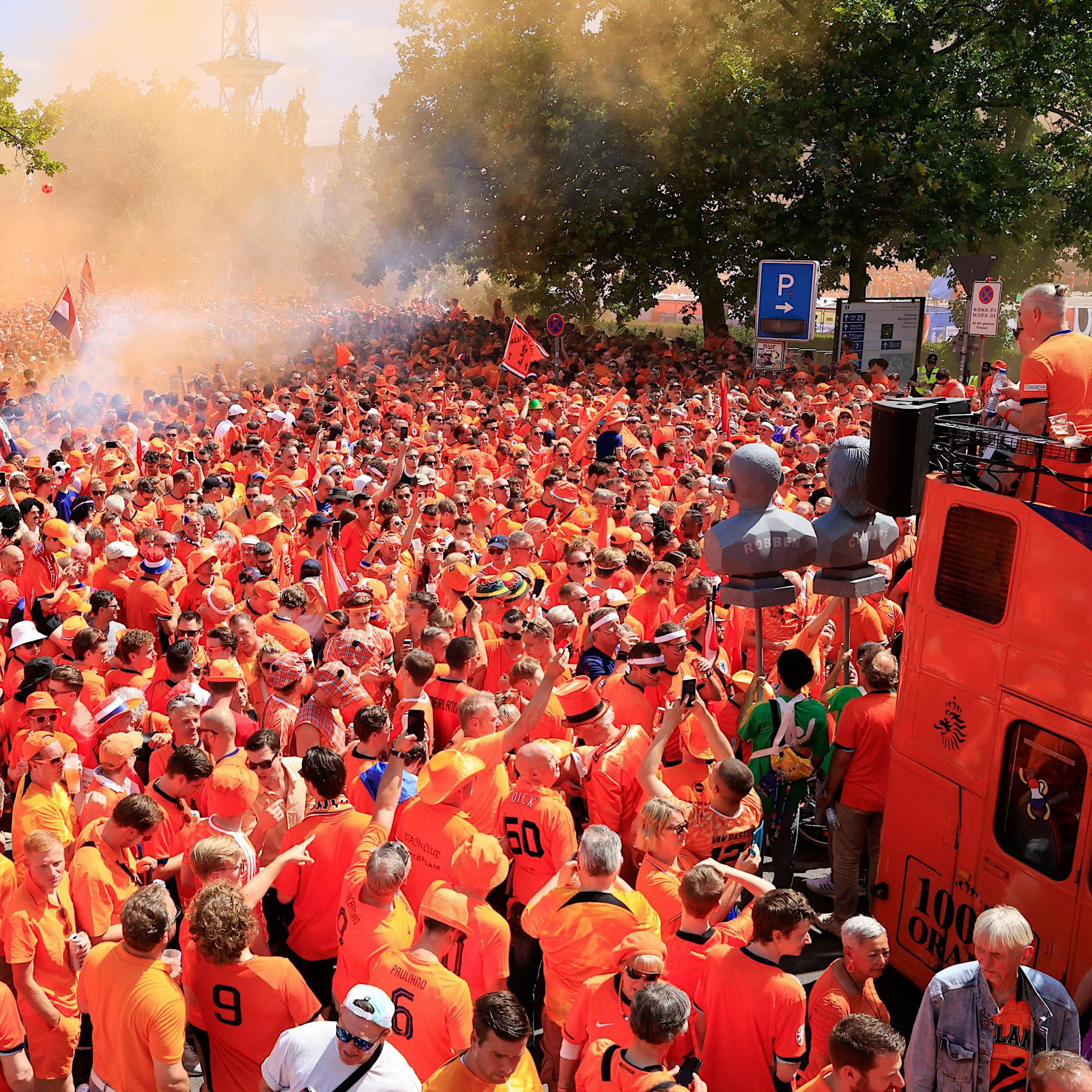 EM 2024: Fans der Niederlande bringen Berlin zum Beben – Straßensperrungen