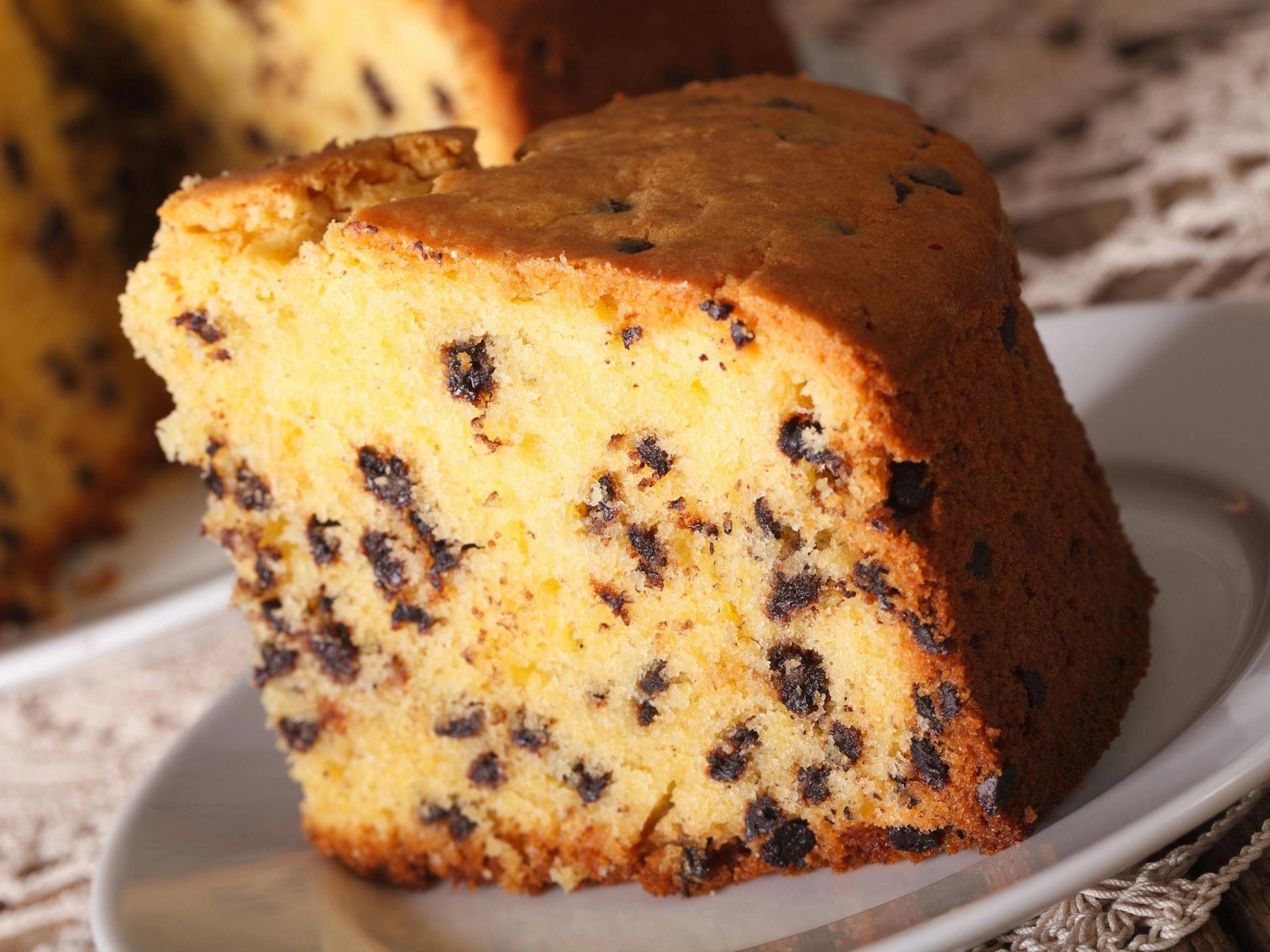 Ameisenkuchen kam zu seinem Namen, weil die kleinen Schokostückchen beinahe an Ameisen erinnern.