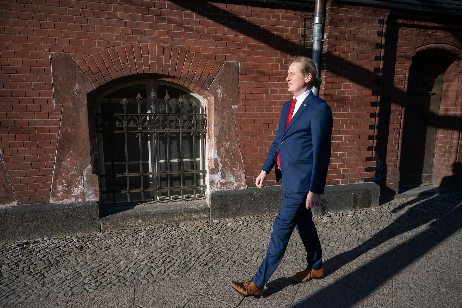 Kevin Hönicke (SPD), Bezirksstadtrat in Lichtenberg, könnte bald abgewählt werden – vier Fraktionen des Bezirksparlaments haben einen entsprechenden Antrag eingereicht, über den am Donnerstag diskutiert wird. 