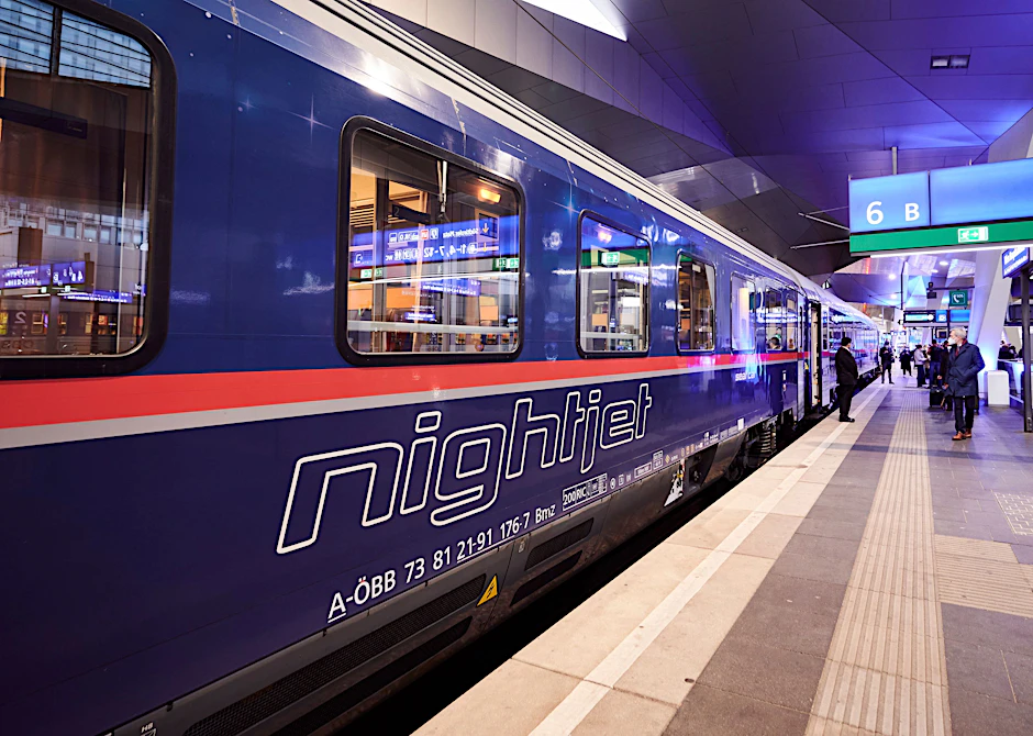 Ein Nightjet der Österreichischen Bundesbahnen (ÖBB). Kurzfristige Baustellen behindern immer wieder den Nachtzugbetrieb zwischen Berlin nach Paris. Jetzt zieht der Betreiber Konsequenzen.