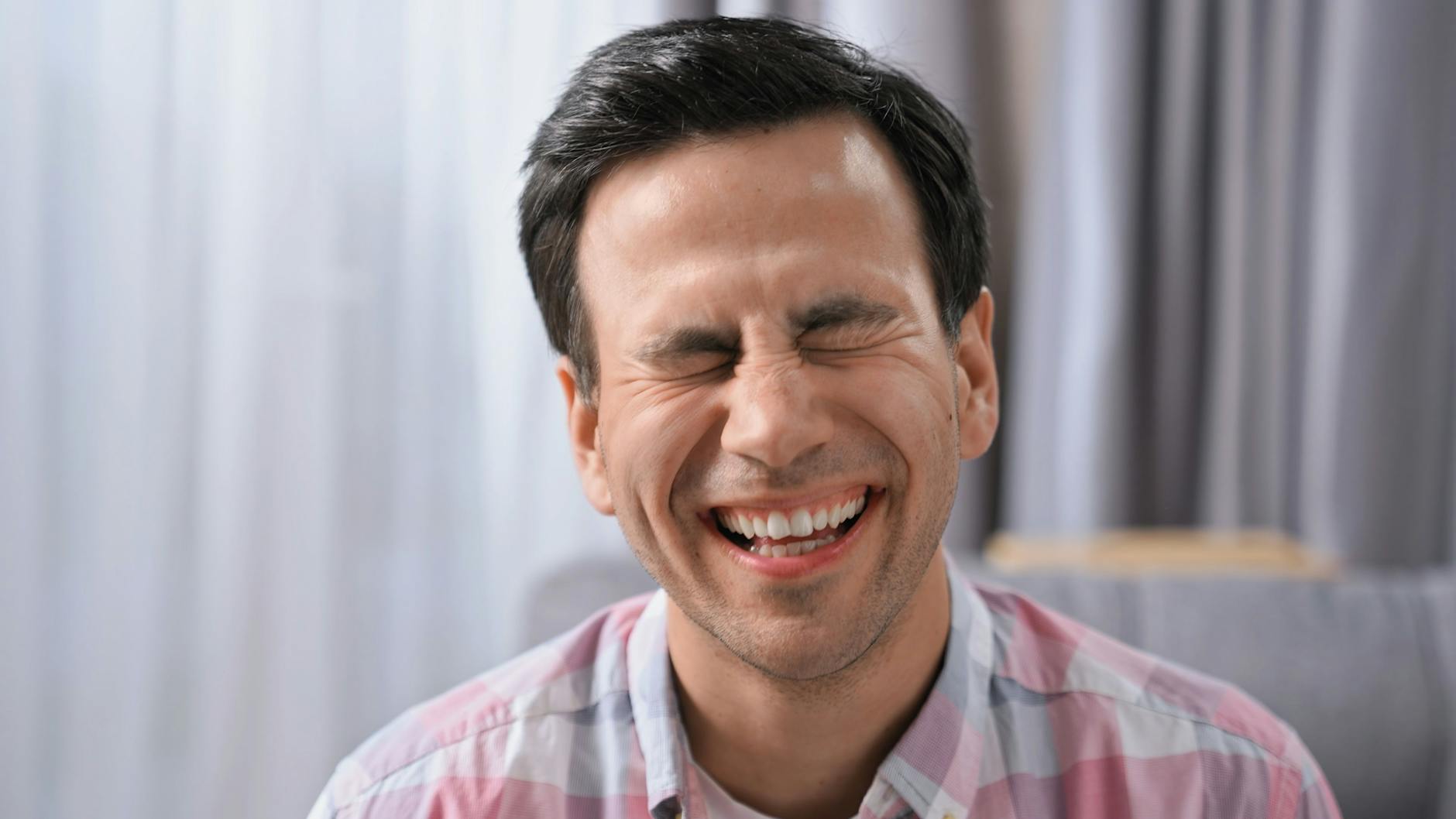 Lachen kann etwas Befreiendes haben - wir präsentieren in der Rubrik Witz des Tages deshalb täglich drei lustige Witze.