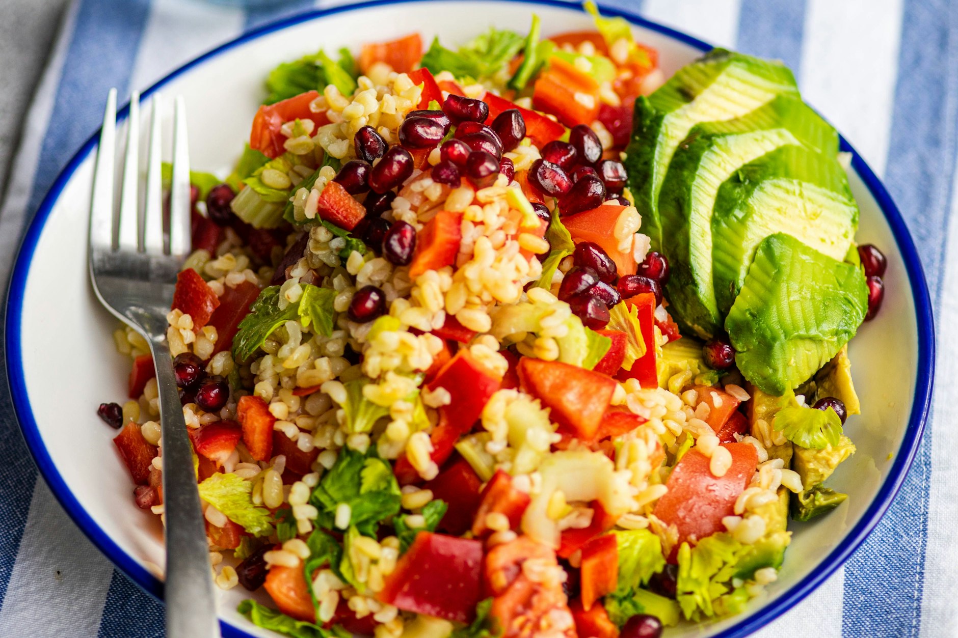 Das Rezept für Bulgur-Salat ist super-lecker, super-einfach und super-gesund.