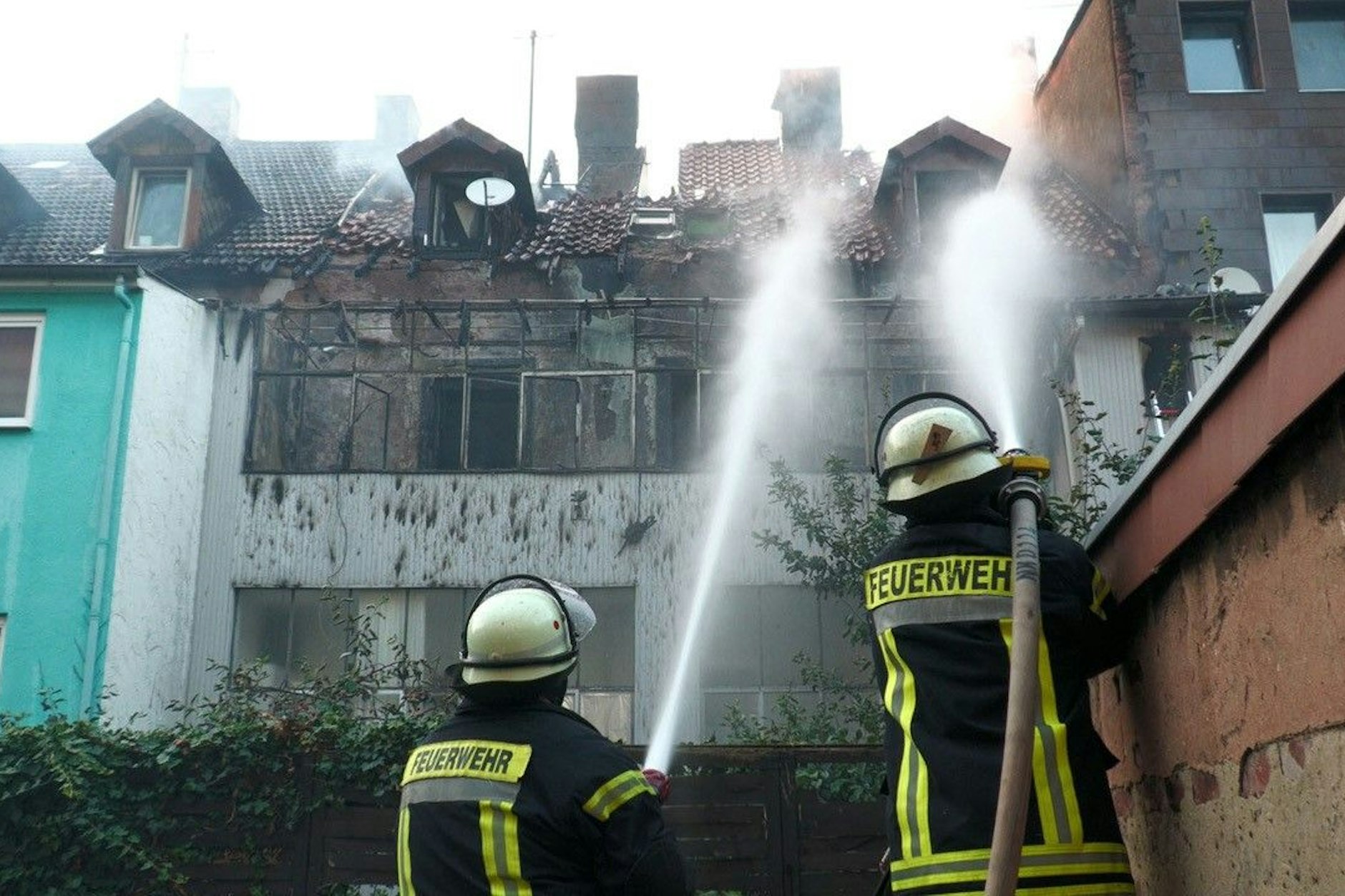 Feuerwehrleute mussten anrücken, um das Geburtshaus von Erich Honecker zu löschen.