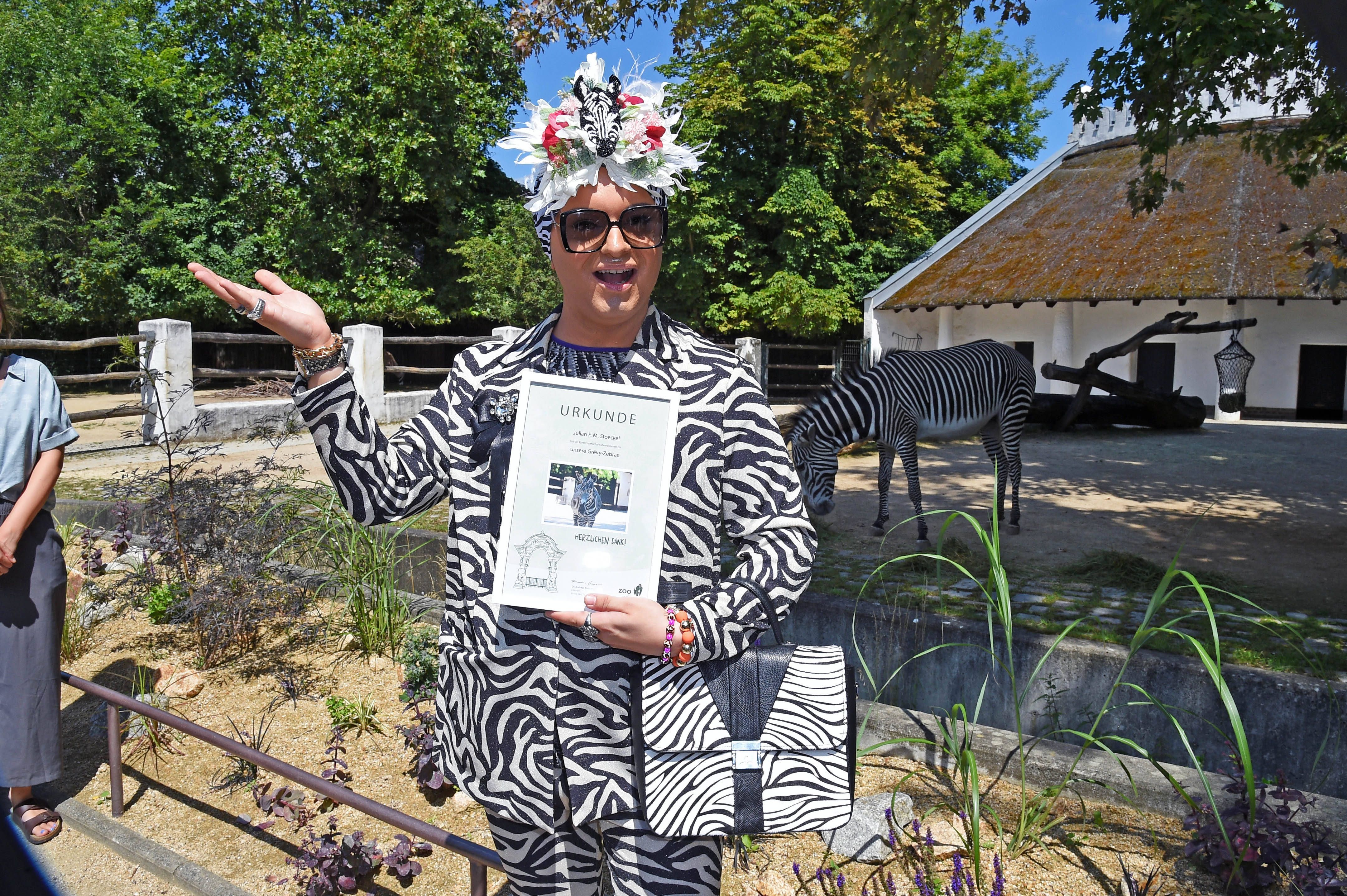 Image - Zoo Berlin: Hier stiehlt Julian F. M. Stoeckel sogar den Zebras die Show