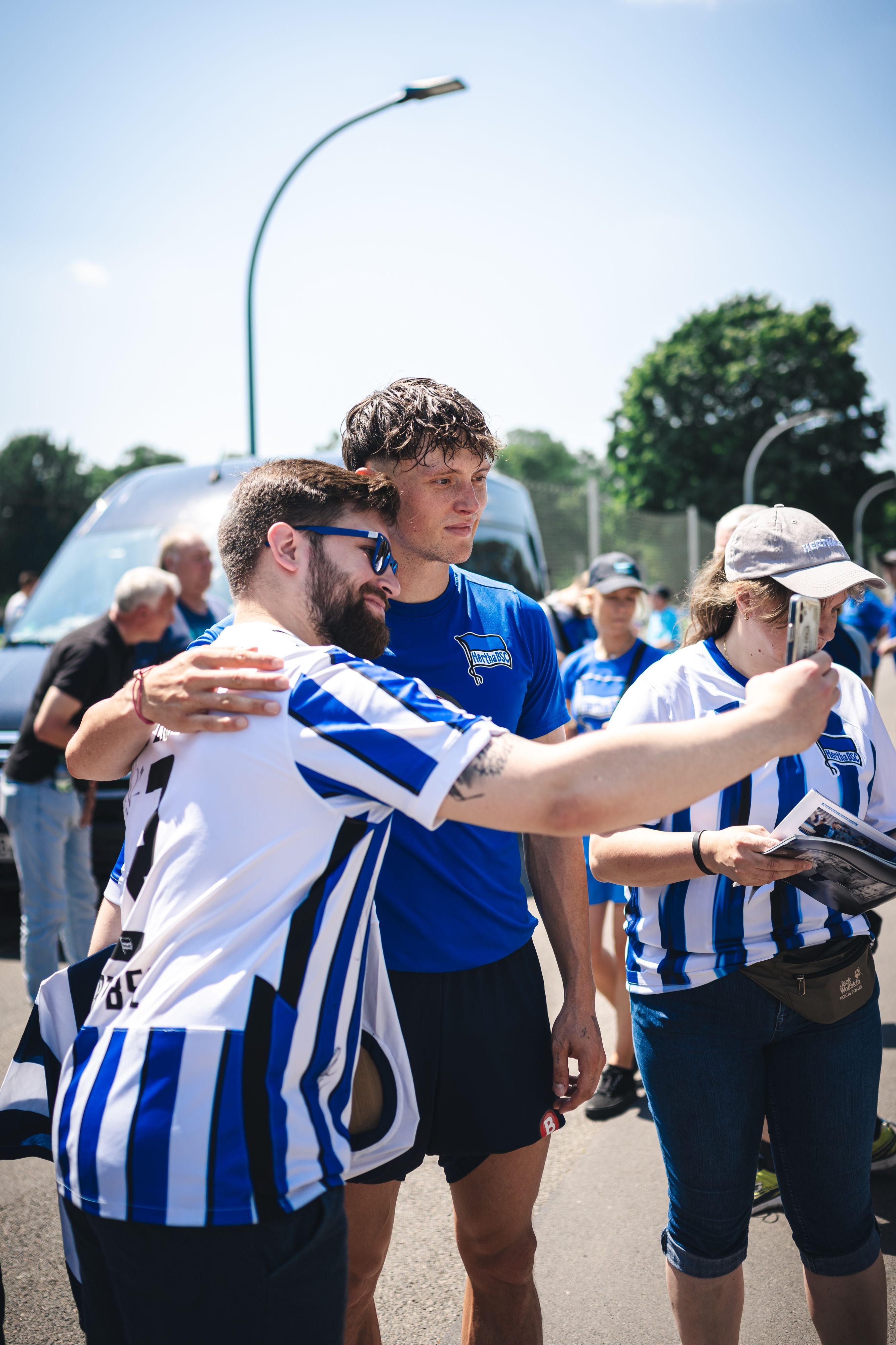 Hertha BSC: Nanu?! Darum Läuft Zeefuik Fanliebling Reese Gerade Den Rang Ab