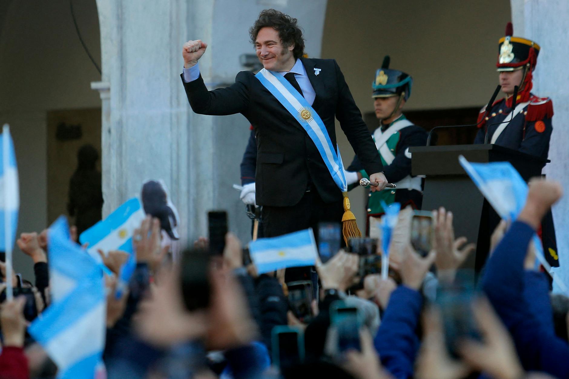 Argentiniens Präsident Javier Milei während der Gedenkfeier zum 214. Jahrestag der Mairevolution, die zur Unabhängigkeit von Spanien führte, auf der Plaza San Martin in Córdoba, Argentinien, am 25. Mai 2024.