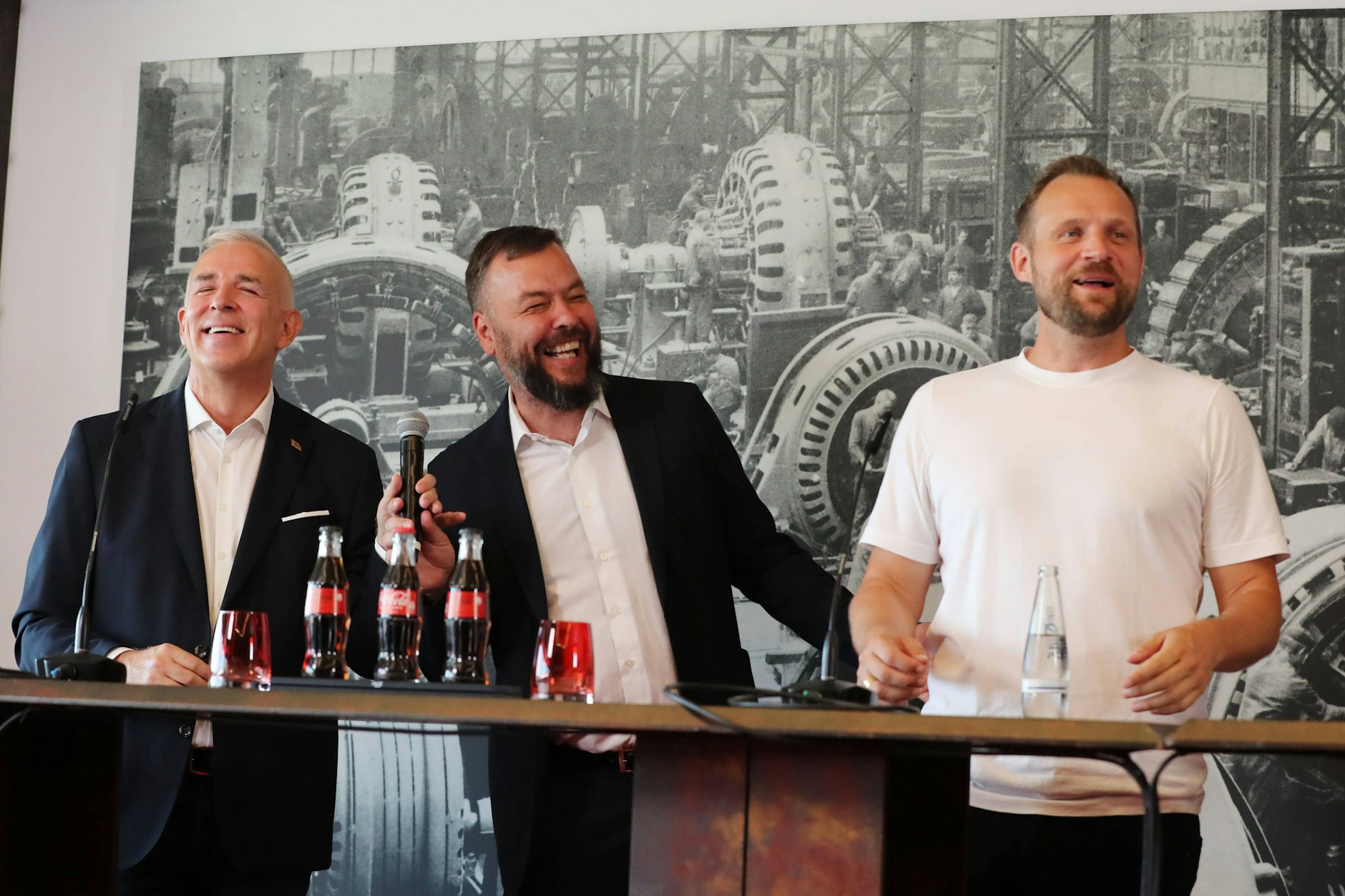 Gute Laune beim 1. FC Union: Präsident Dirk Zingler, Pressesprecher Christian Arbeit und Cheftrainer Bo Svensson (v.l.).
