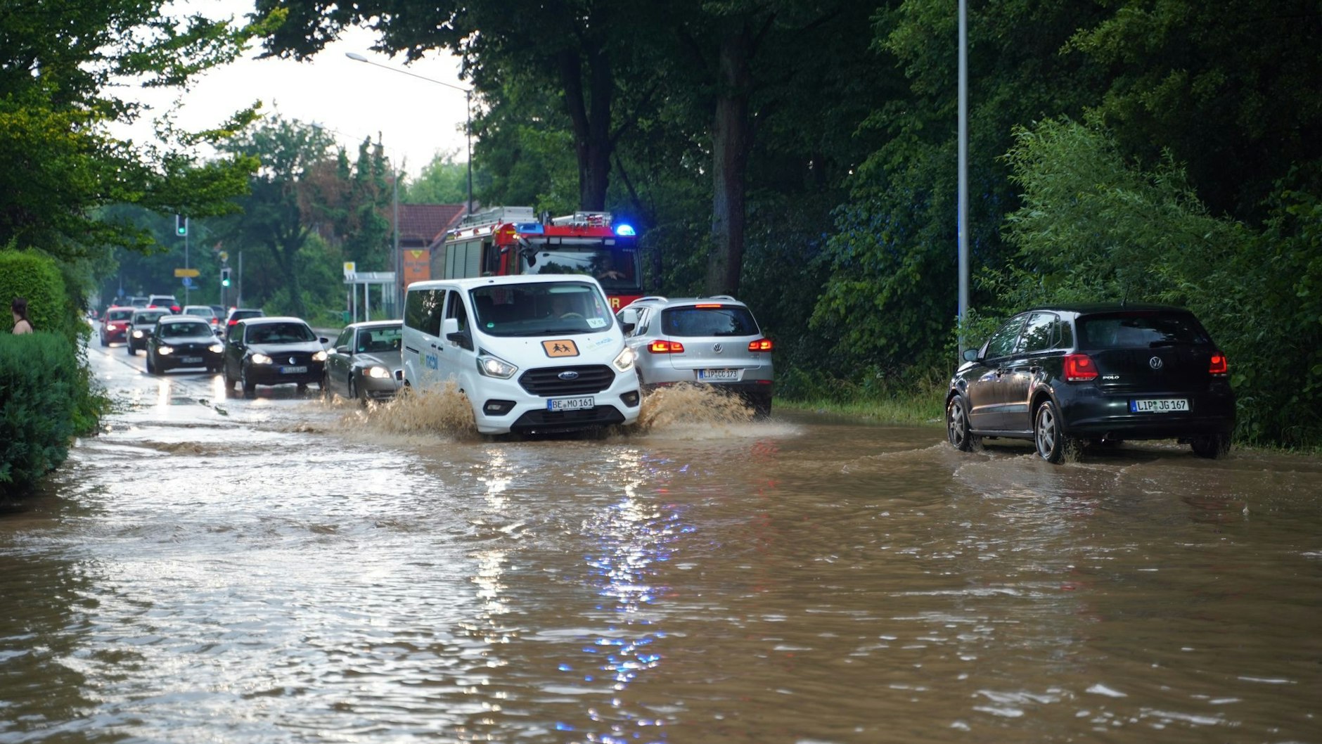 Überflutete Straßen in Detmold. 