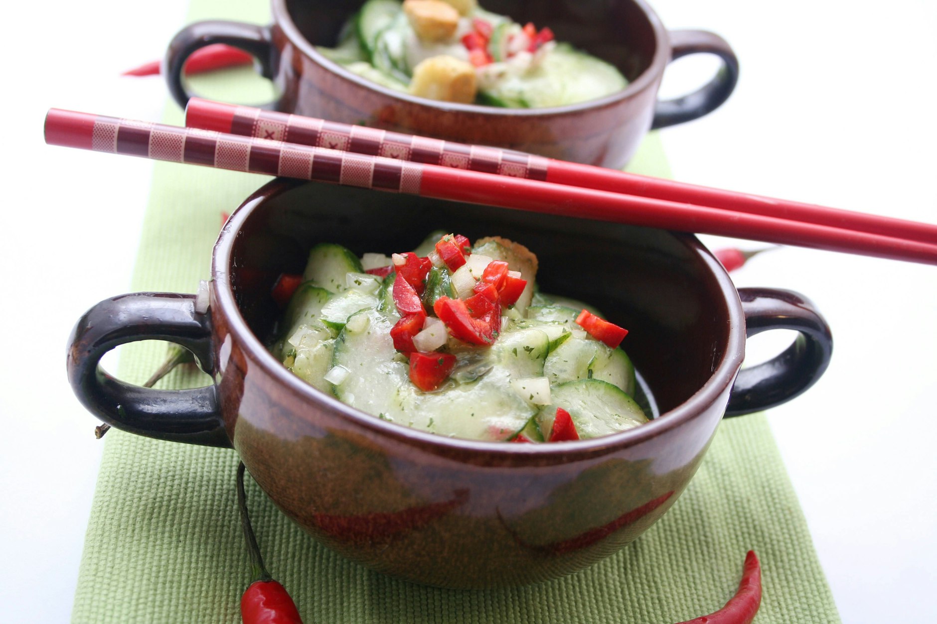 Gurkensalat schmeckt auch als asiatische Variante. 