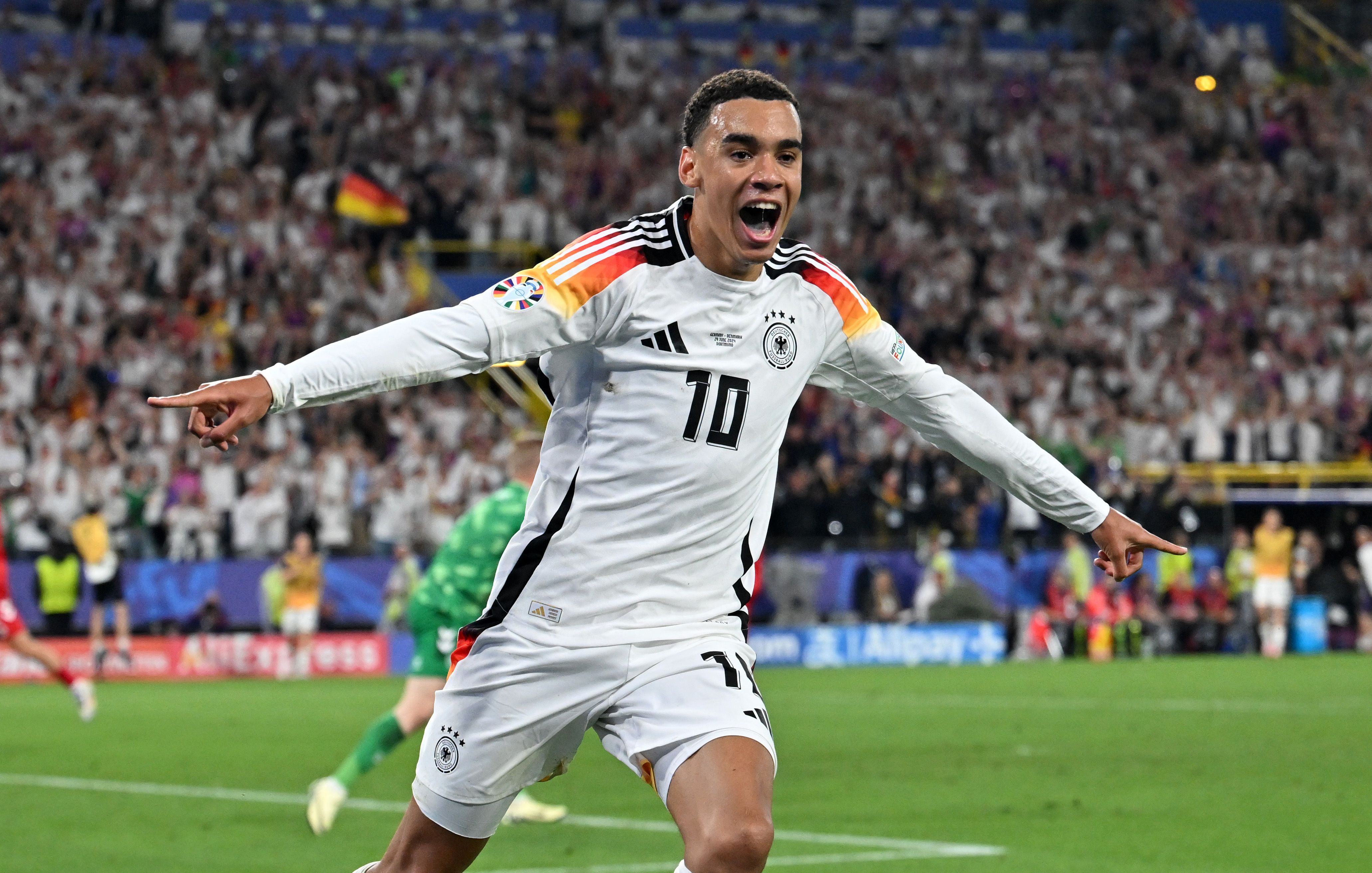 Nach Blitz und Donner: DFB-Team stürmt ins EM-Viertelfinale