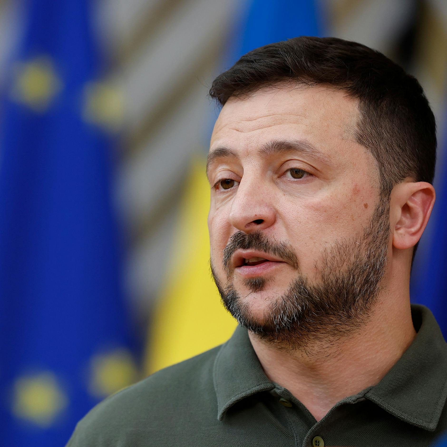 Wolodymyr Selenskyj kritisiert Joe Biden und Donald Trump