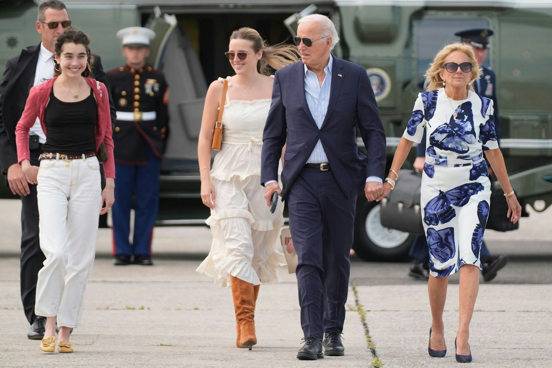 US-Präsident Joe Biden und First Lady Jill Biden (rechts) kommen mit ihren Enkelinnen Natalie Biden und Finnegan Biden.&nbsp; &nbsp;