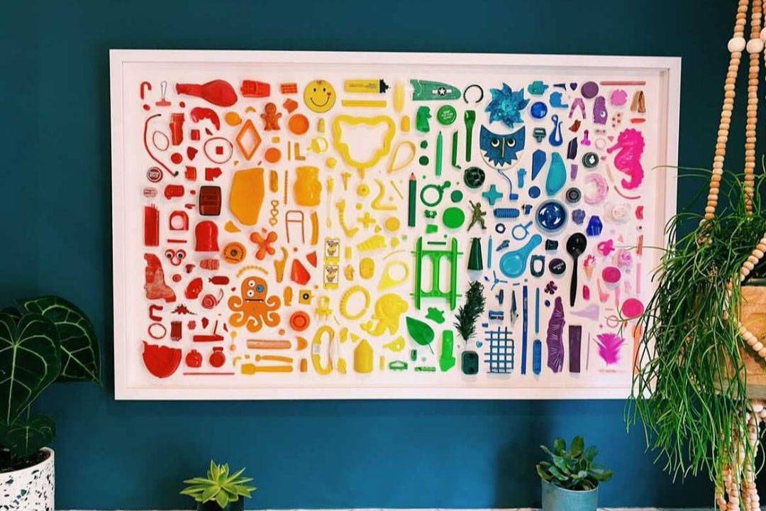 Sehen Sie, was dieses Bild der Künstlerin Sammie Aplin so besonders macht? Es birgt ein wortwörtlich schmutziges Geheimnis...