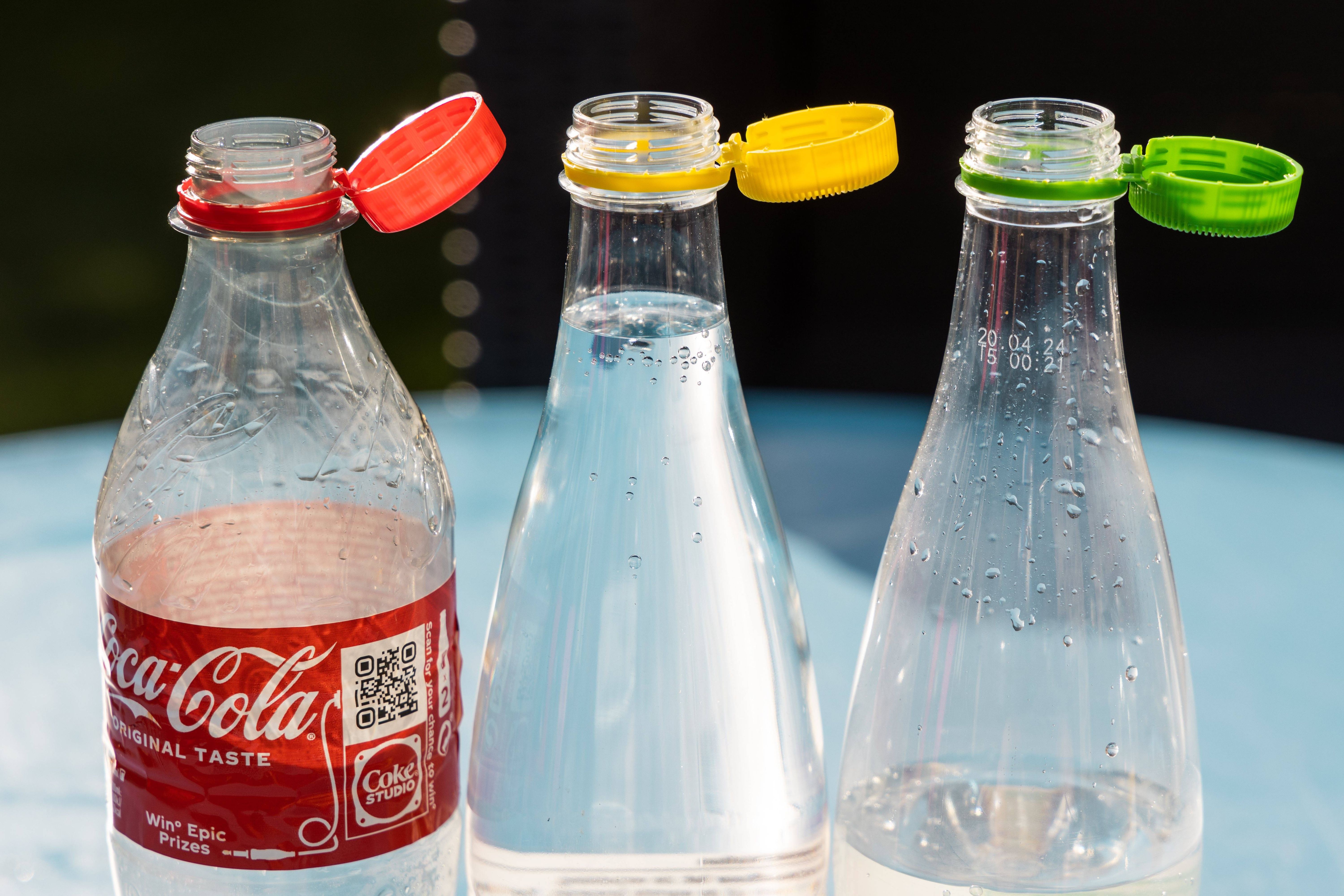 Tethered Caps: Die neuen Flaschen-Deckel sind der größte Müll!