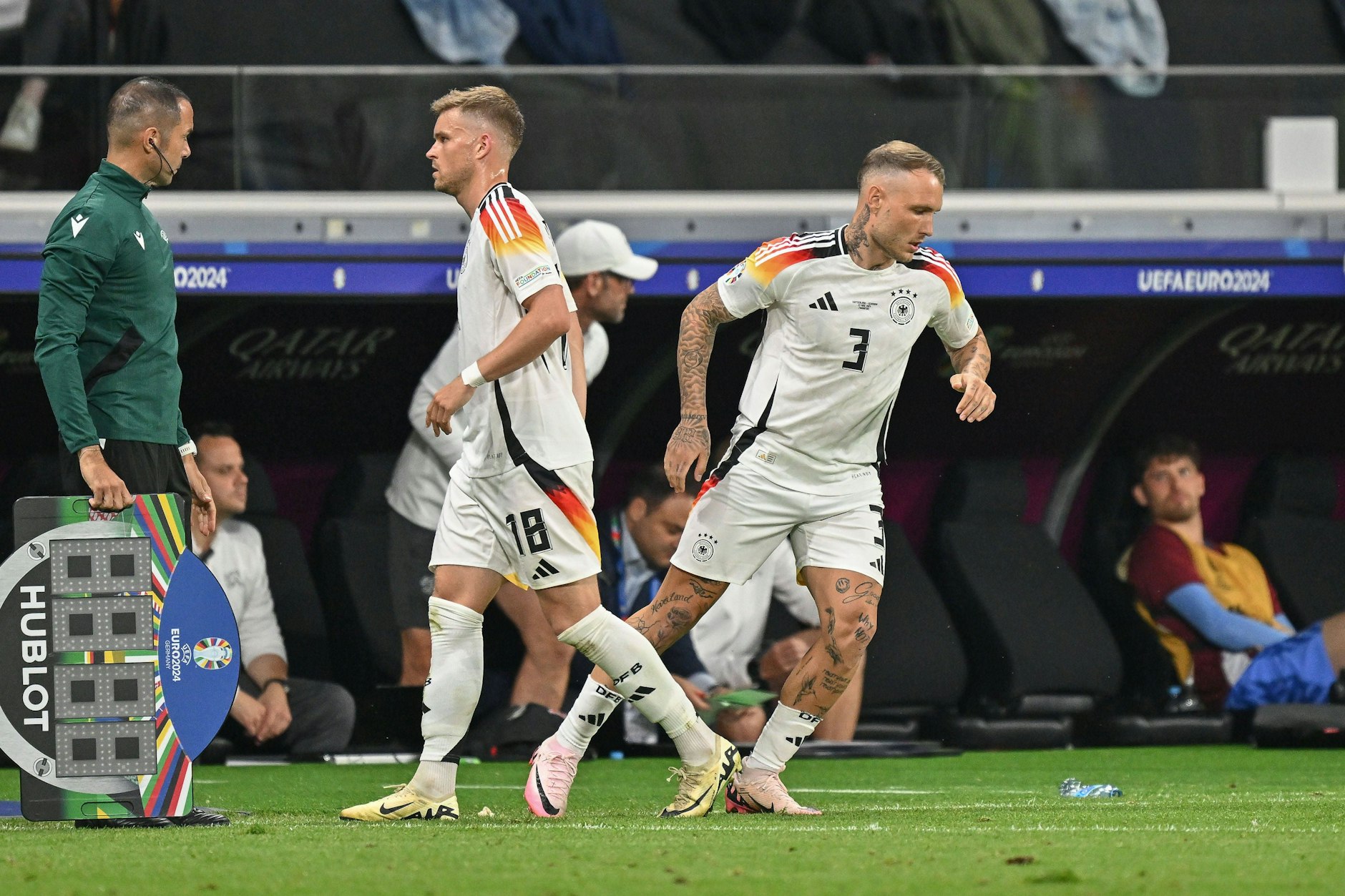 Gegen die Schweiz und dann gegen Dänemark musste Maximilan Mittelstädt für David Raum (r.) Platz machen.&nbsp;