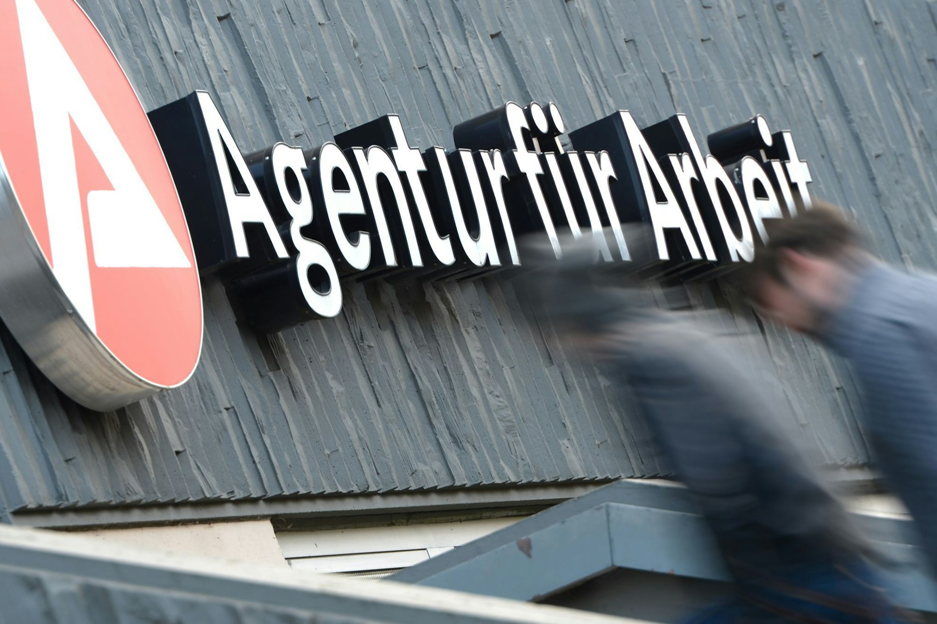 Arbeitslose sollen künftig verstärkt online betreut werden.