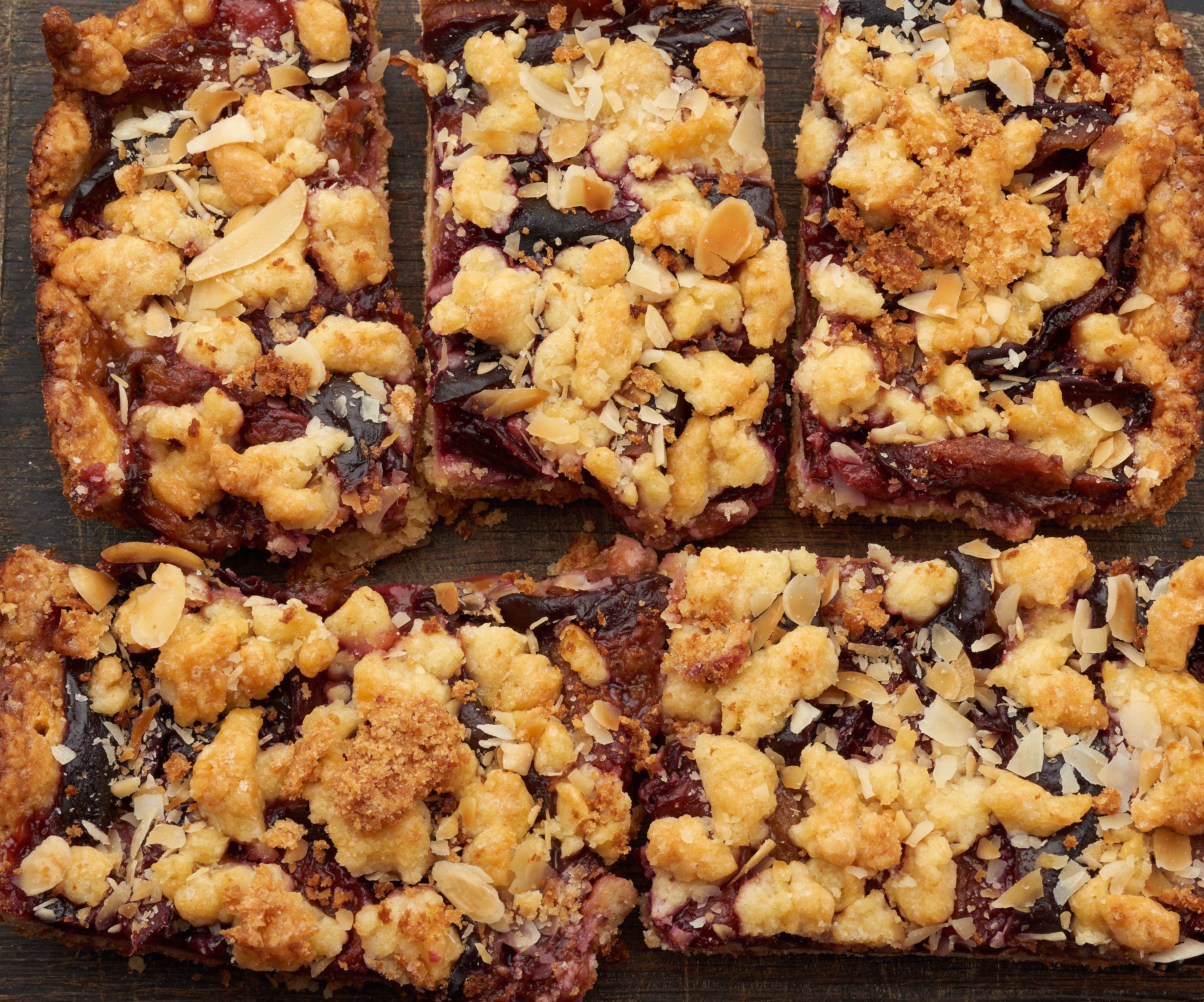 Rezept für Omas Pflaumenkuchen mit Streuseln aus dem DDR-Backbuch