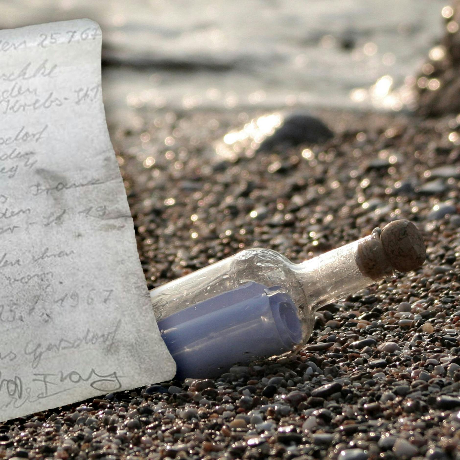 Flaschenpost von 1967 auf Ost-Campingplatz entdeckt – DAS stand darin!