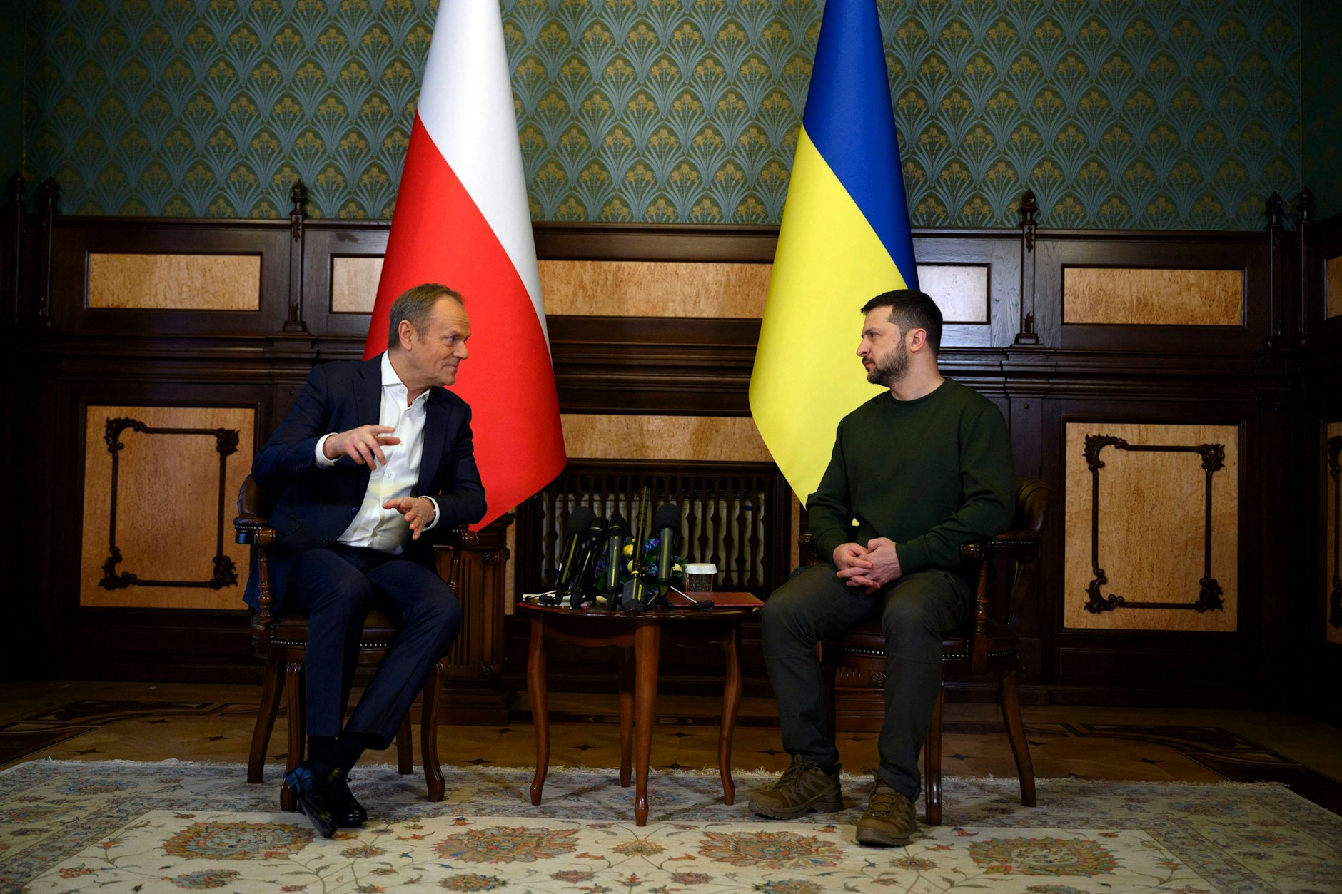 In Polonia, in particolare, Zelenskyj ha subito enormi perdite di fiducia.