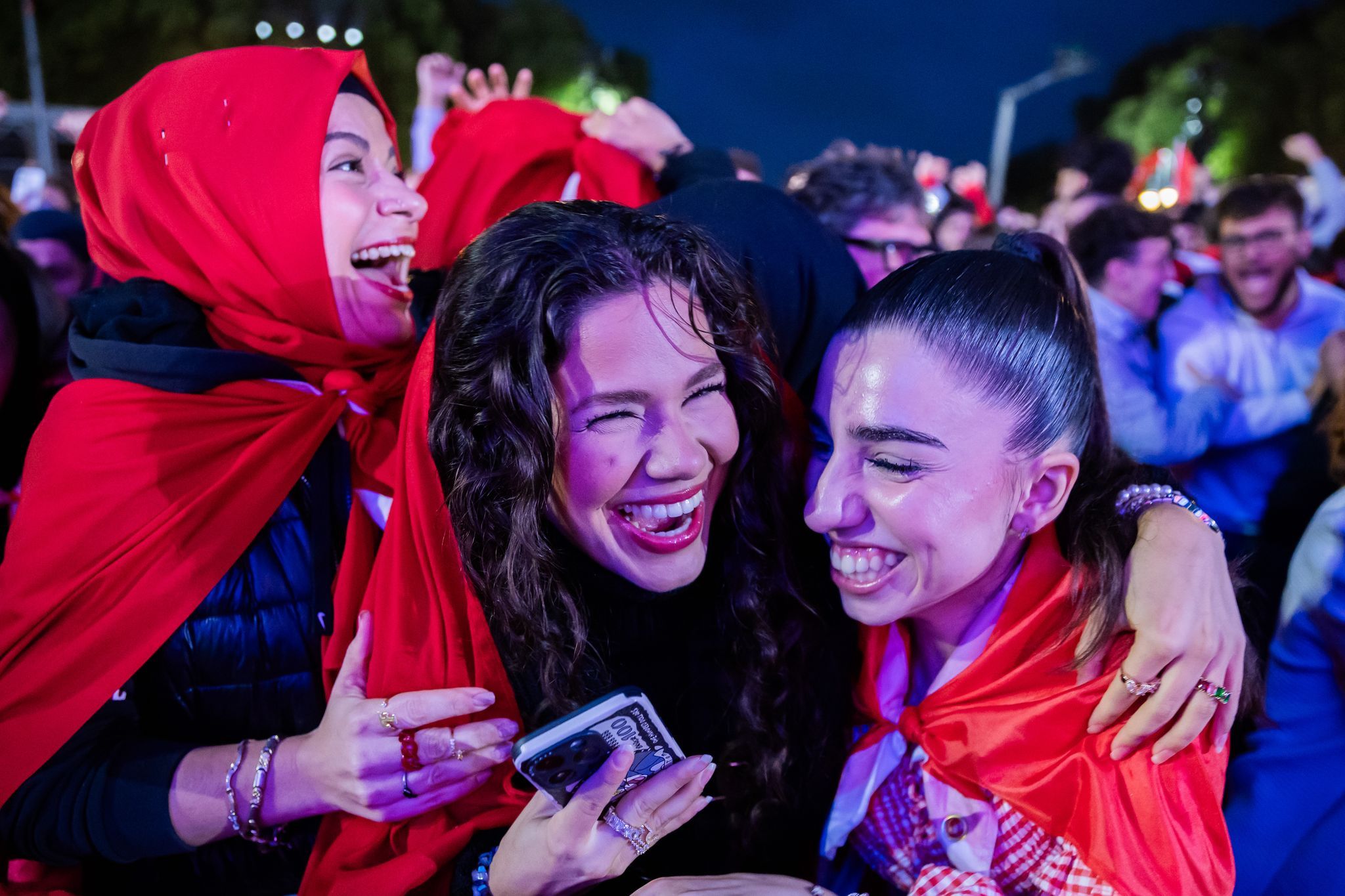 Mega-Party in Berlin! 6000 Fans feiern den EM-Triumph der Türkei