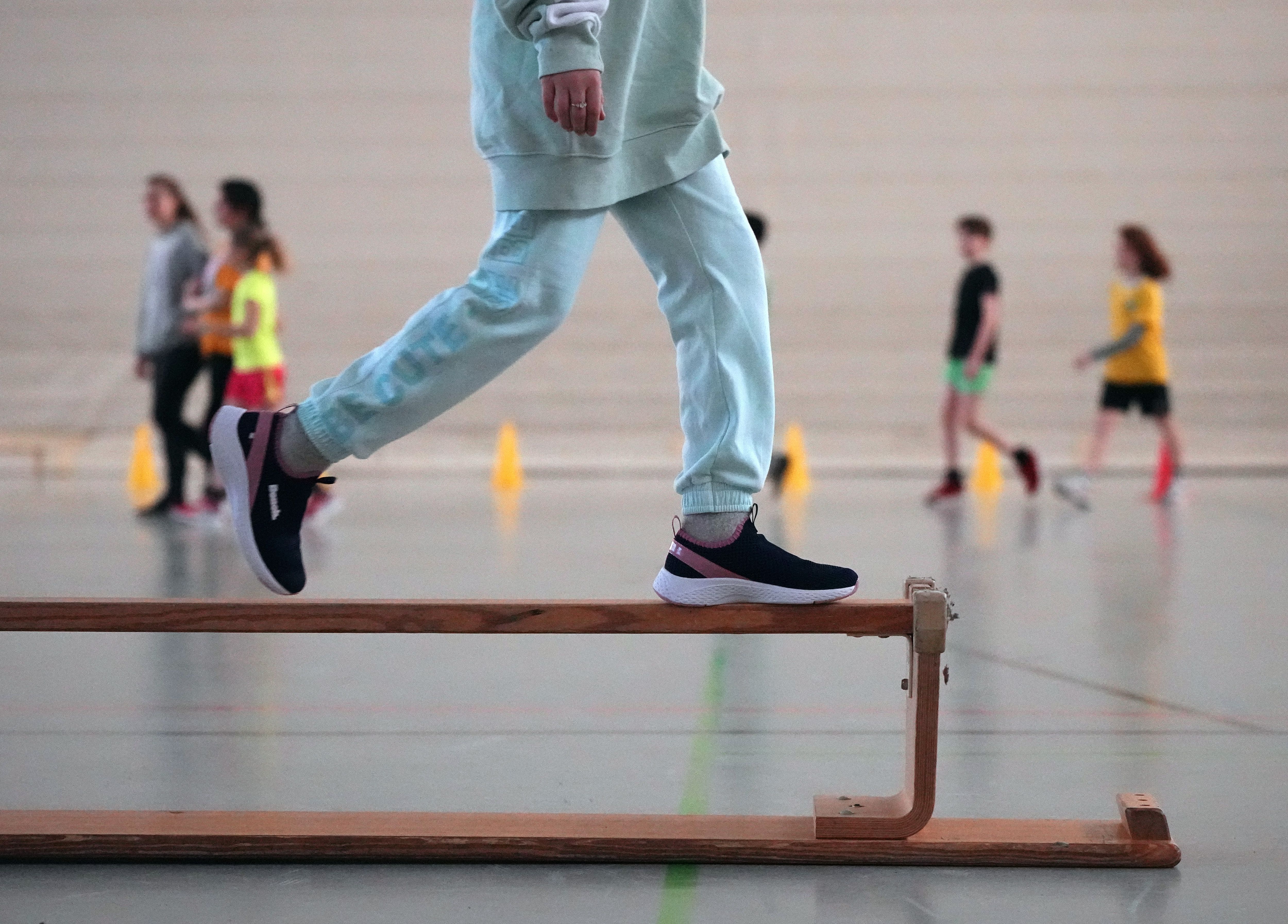 Horror in Schule: Junge (9) bricht im Sportunterricht zusammen – tot!