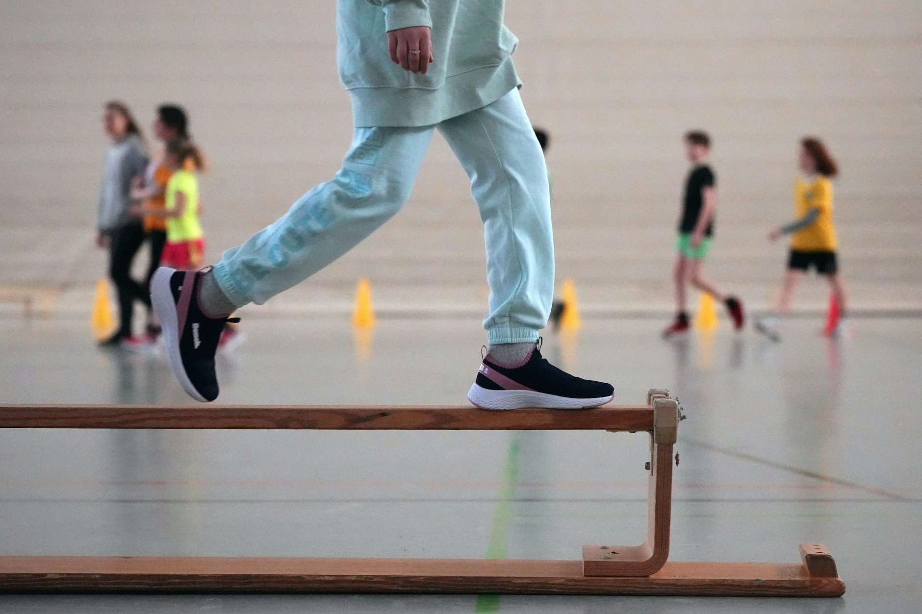 Kinder beim Sportunterricht (Symbolbild).