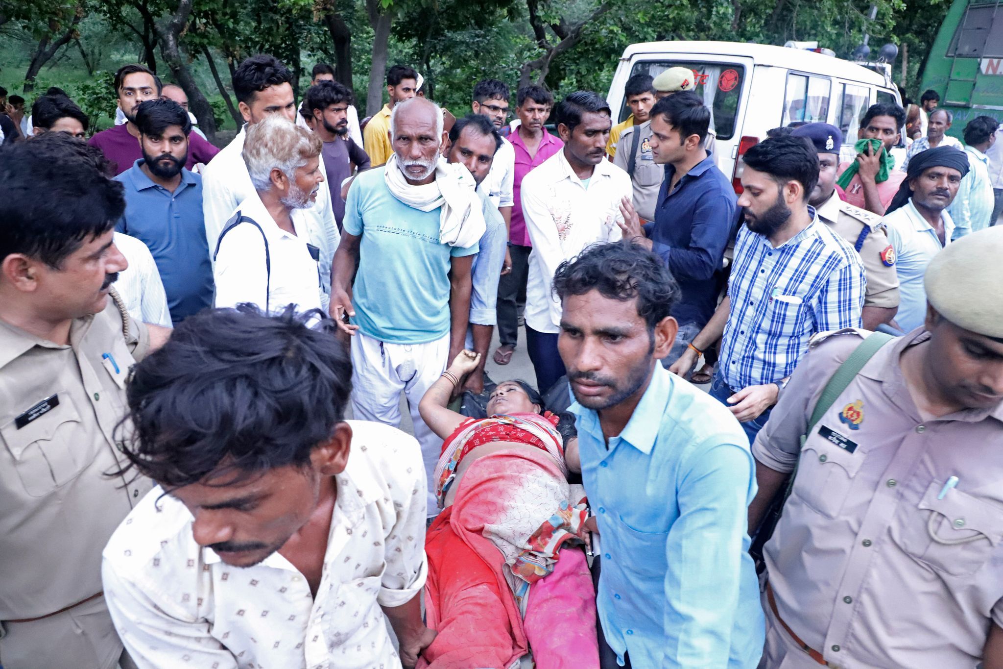 Massenpanik in Indien! 120 Menschen sterben beim Gebet