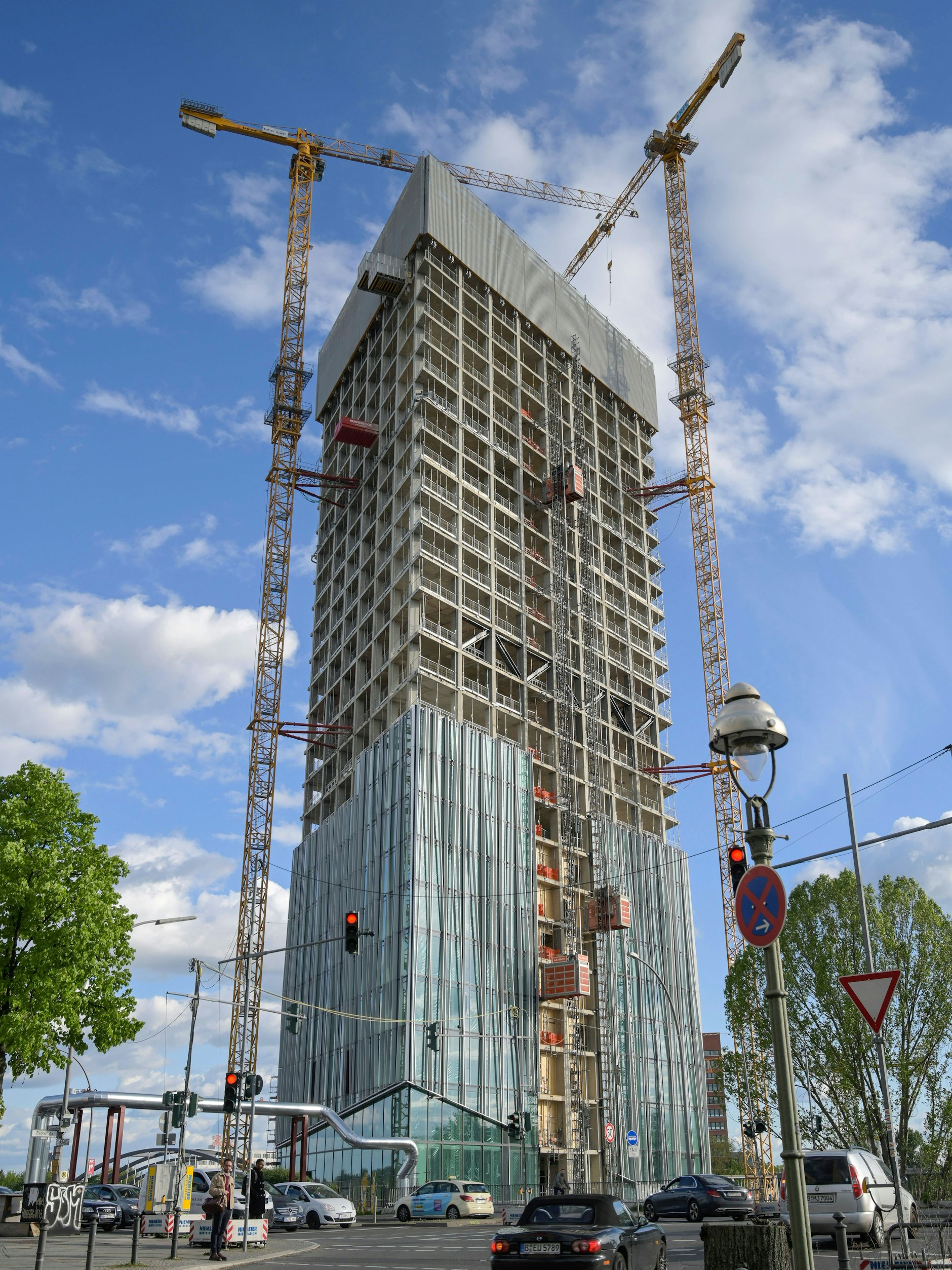 Der Estrel Tower in Neukölln wächst und wächst.